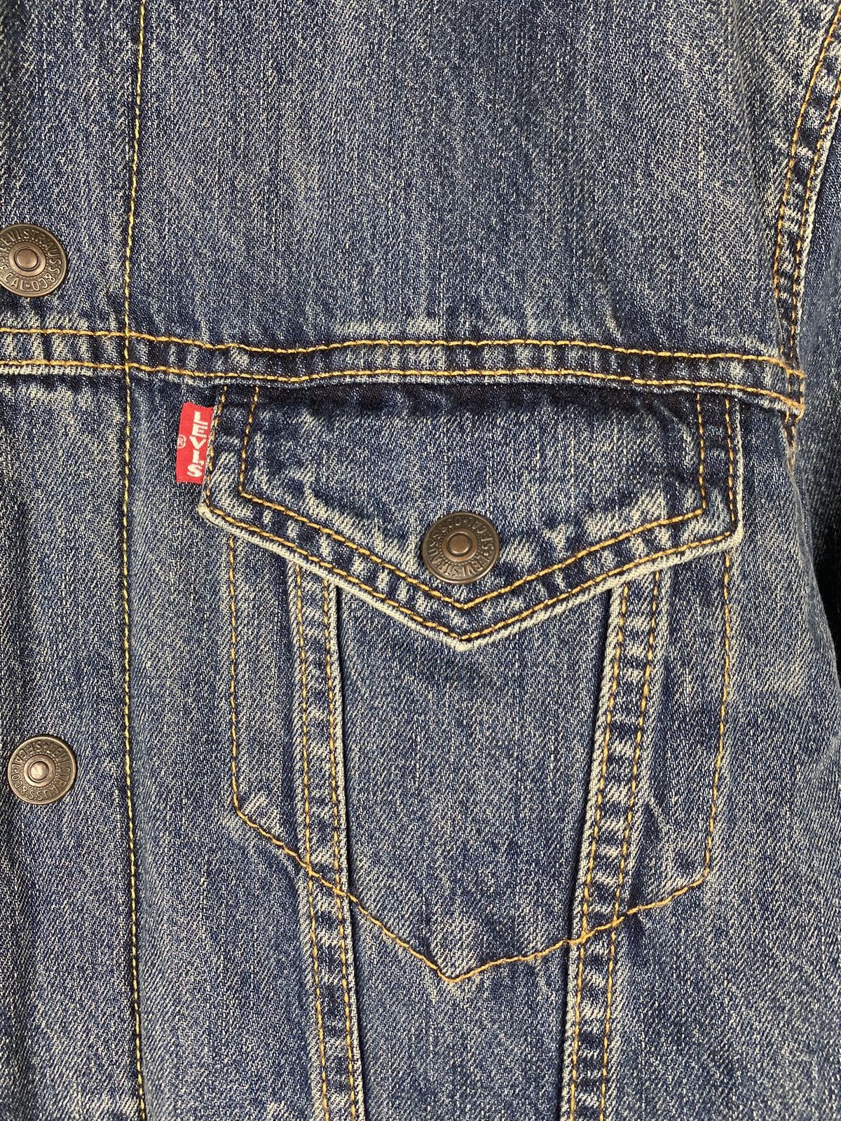 Levi's Levis Premium men’s Sherpa lined denim trucker jacket Size US S / EU 44-46 / 1 - 8 Thumbnail