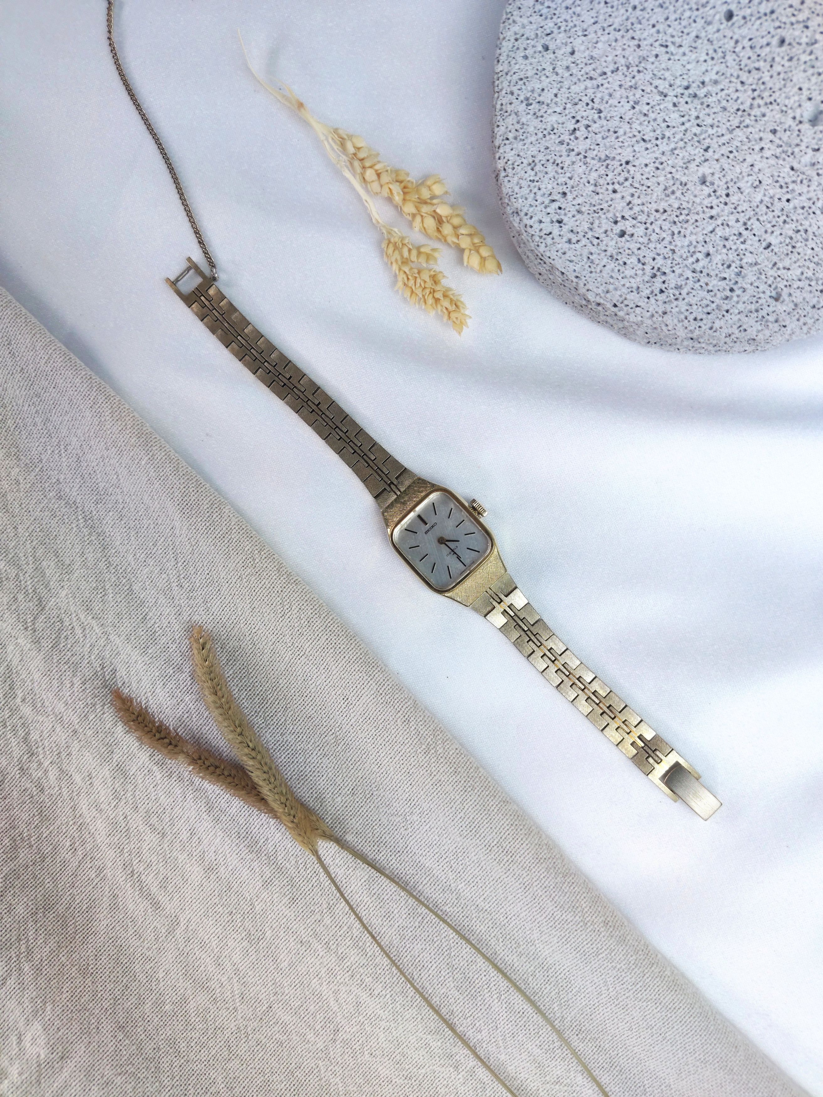 Seiko SEIKO GOLD PLATED TEXTURED DIAL LADIES ✨ Size ONE SIZE - 1 Thumbnail