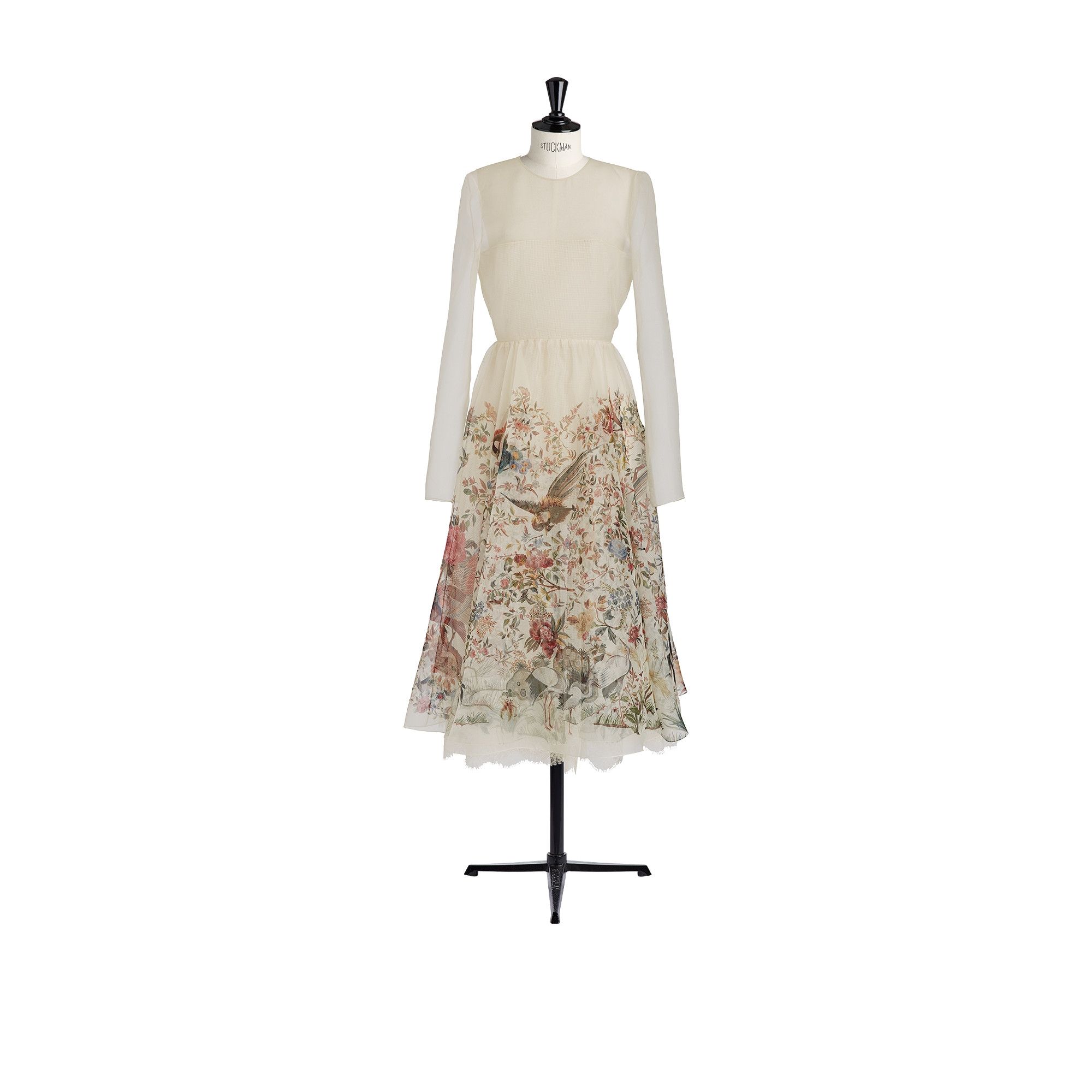 o1bcso1str0224 Dress In White