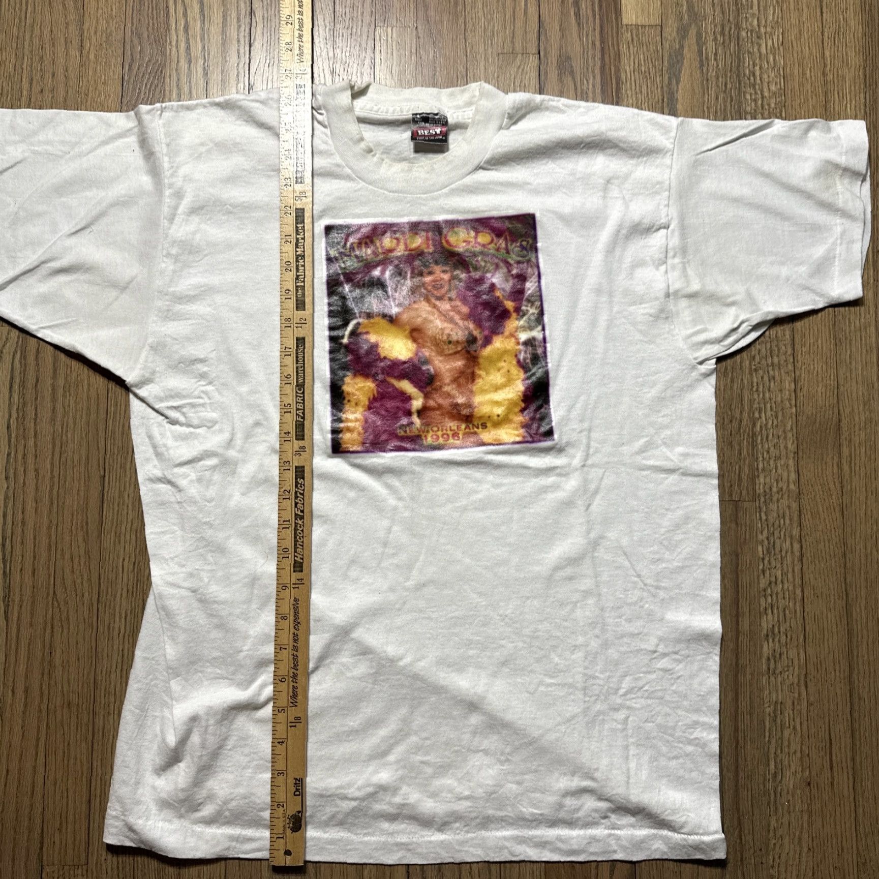 Vintage VINTAGE New Orleans Mardi Gras Jazz Dancer 1996 Abstract Art T-Shirt SZ L White Men L Jazz Shirt Art 90s? Size US L / EU 52-54 / 3 - 7 Thumbnail