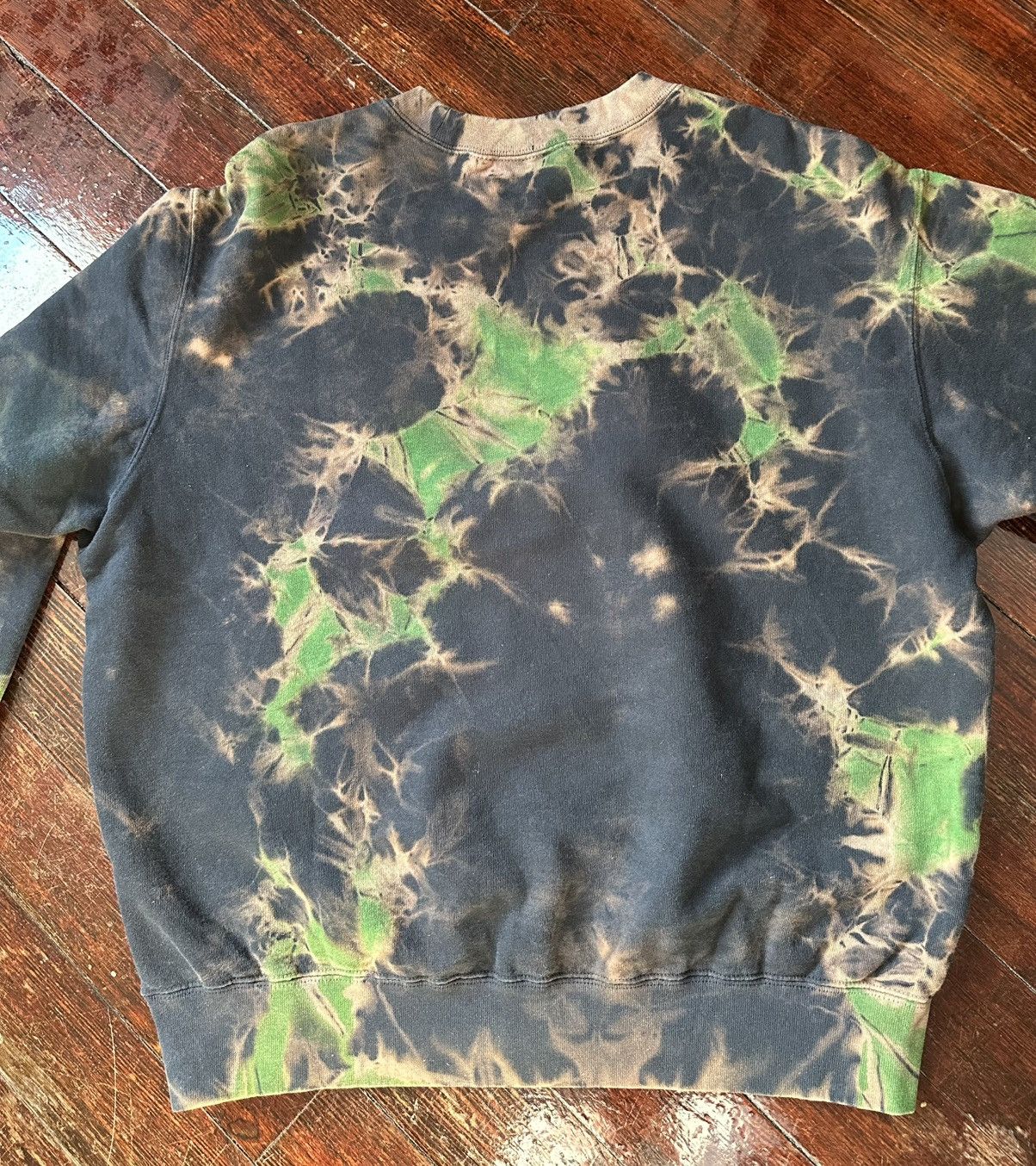 Supreme SUPREME FW25 SMALL BOX CREWNECK CAMO SMALL BLEACHED Size US S / EU 44-46 / 1 - 9 Thumbnail