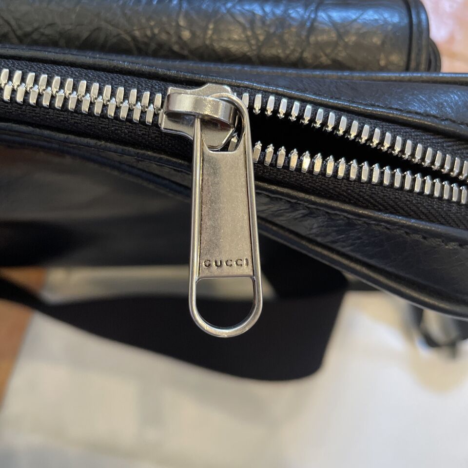 Gucci 100% Authentic Gucci leather cross body bag in black $2400 Size ONE SIZE - 6 Thumbnail