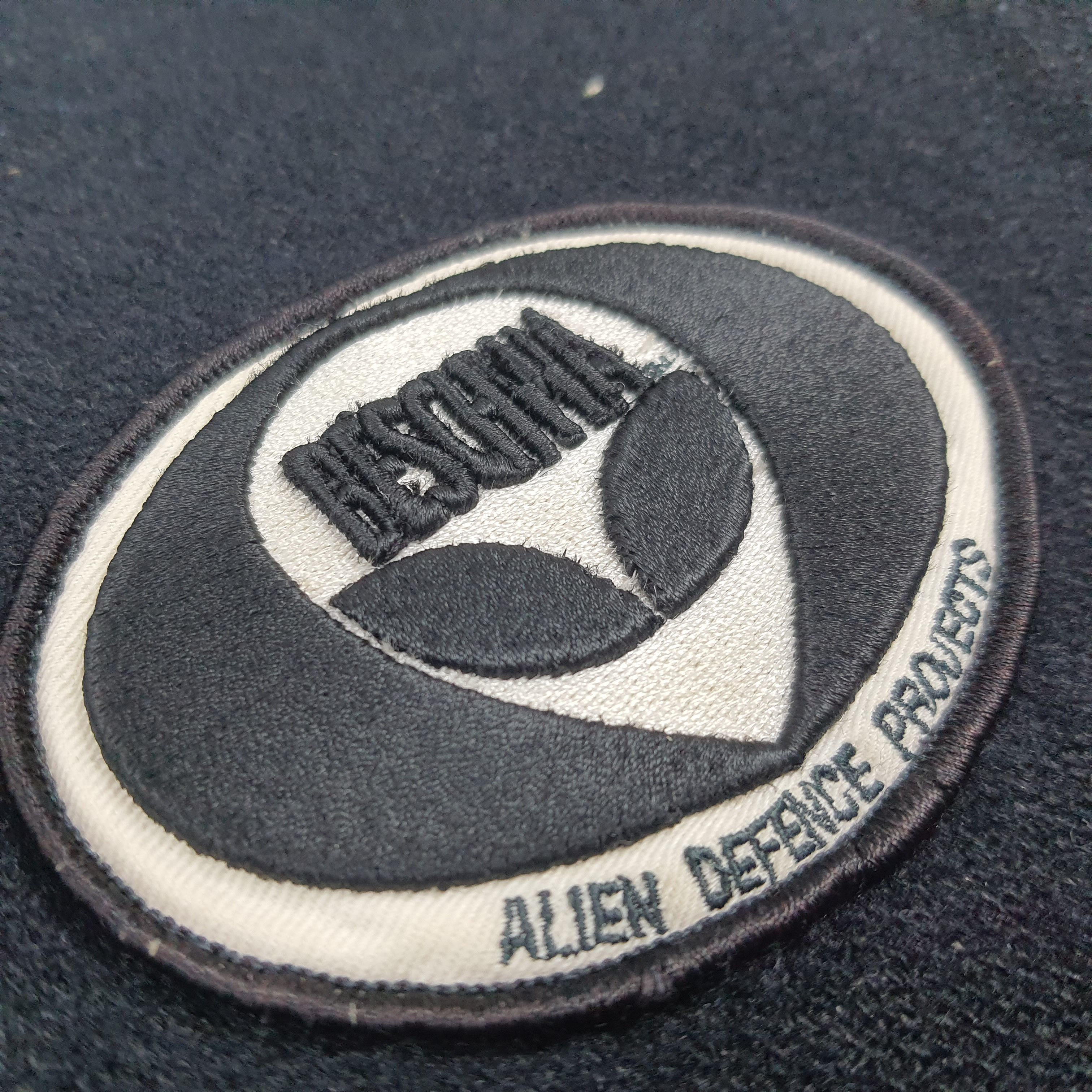 Vintage Vintage 90s Beschwa Alien Varsity Rare Bomber C290N31 Size US L / EU 52-54 / 3 - 5 Thumbnail