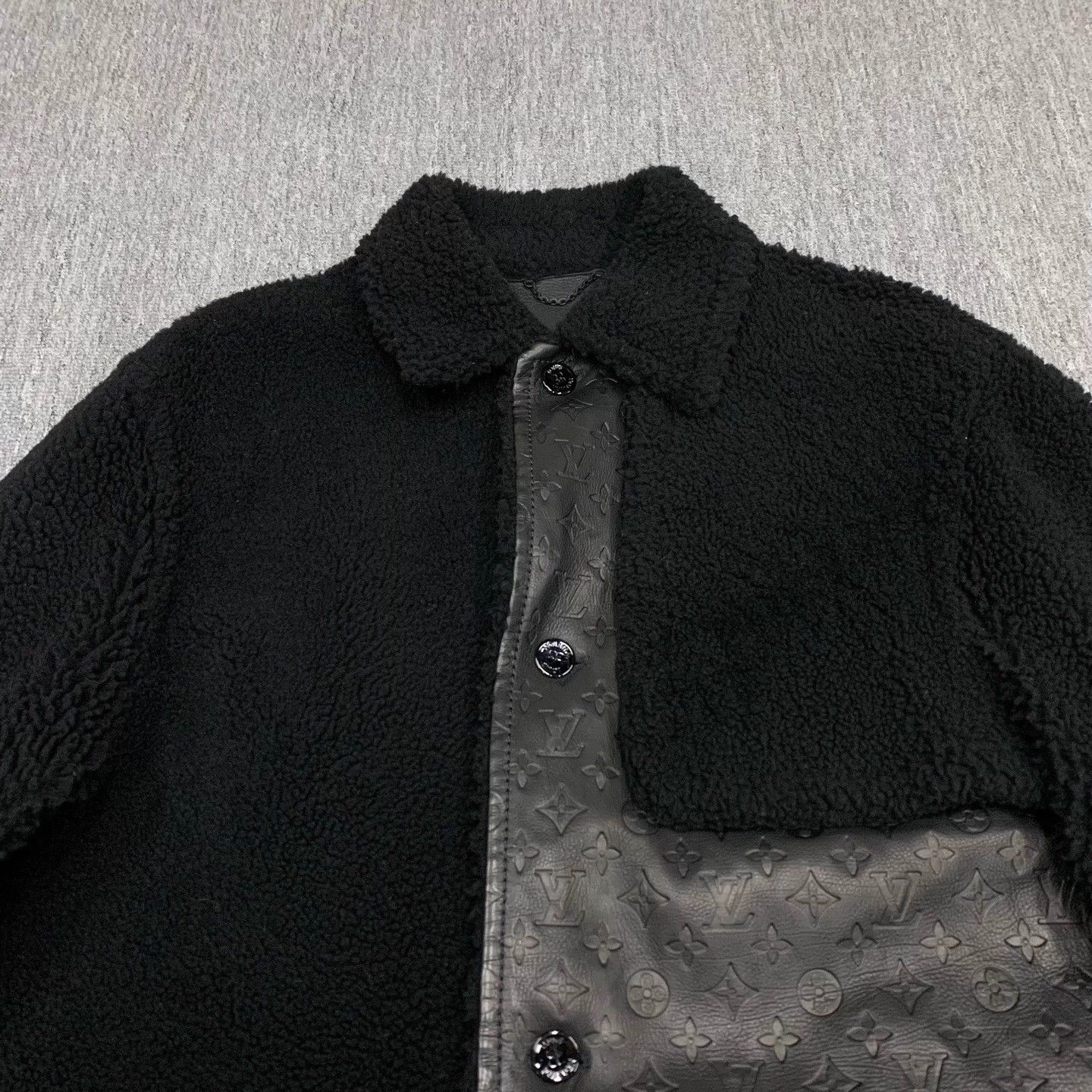 Louis Vuitton LV Black Monogram All-over Print Fur Coat Size XL / US 12-14 / IT 48-50 - 3 Thumbnail