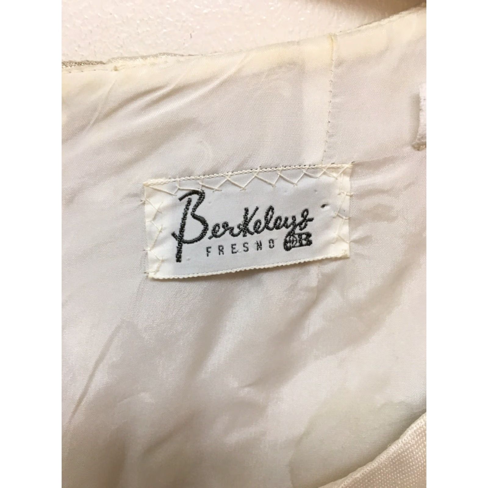 Vintage VINTAGE Harmay by St Amour Berkeleys Fresno Women's Gown Dress Embroidered Beige size 8 56in Chest 30in Waist Special Occasion Ethnic/Peasant Oval Size 4XL / US 24-26 - 5 Thumbnail