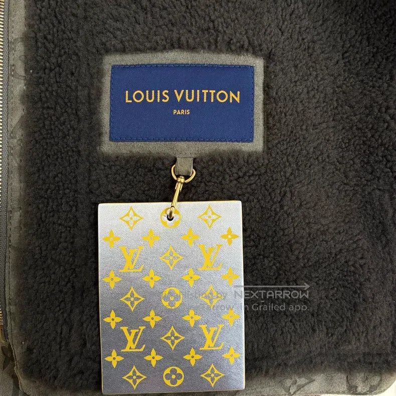 Louis Vuitton Louis Vuitton Lambswool printed brown suede aged fur one-p Size US L / EU 52-54 / 3 - 3 Thumbnail