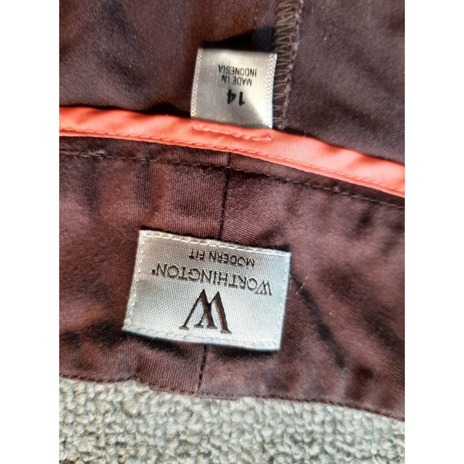 Worthington Worthington Shorts Womens 14 Brown Modern Fit Chino Flat Front Pockets Stretch Regular 14 Brown Women Size 36" / US 14 / IT 50 - 4 Thumbnail