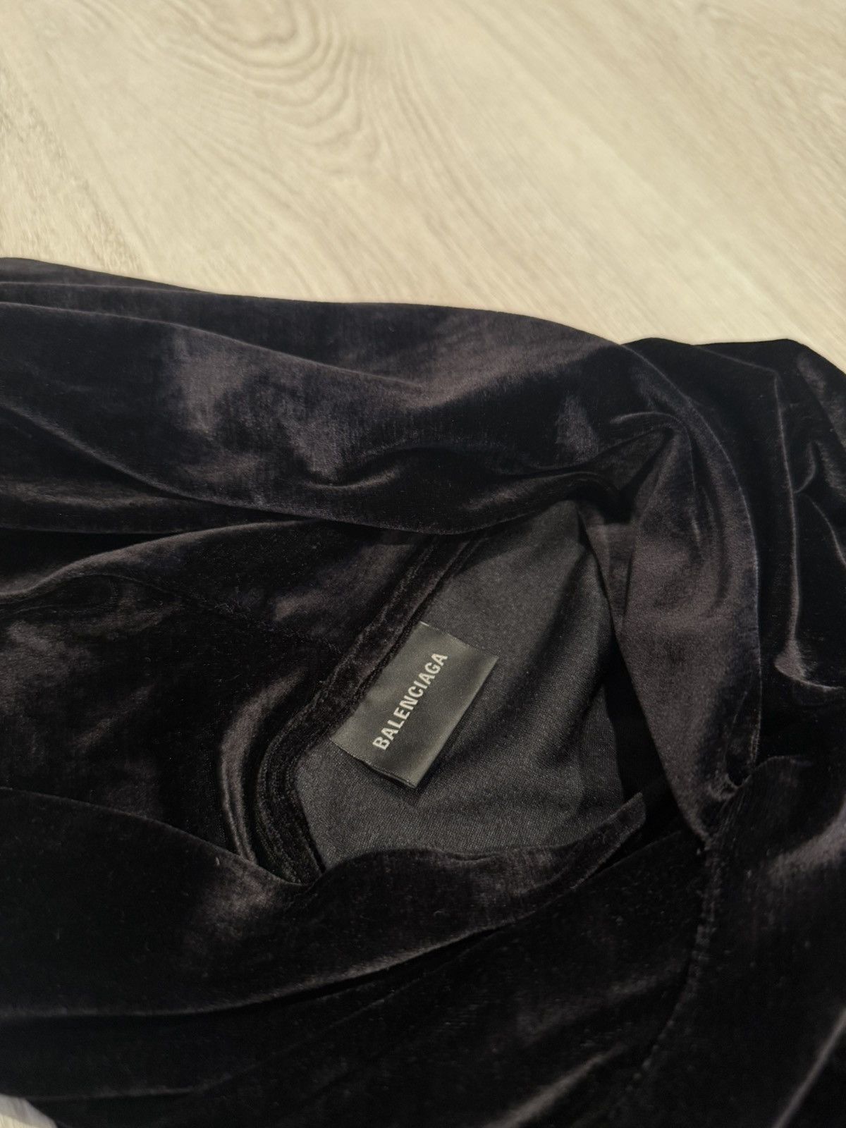 Balenciaga f/w 2022 velvet hoodie!! Size US M / EU 48-50 / 2 - 6 Thumbnail