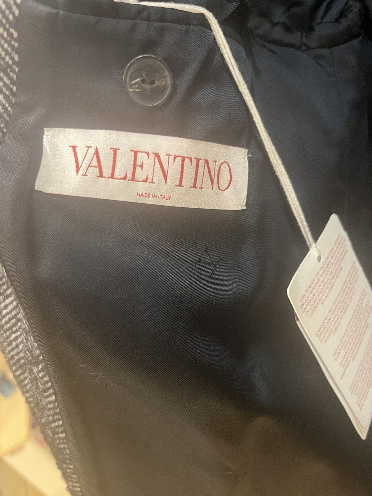 Valentino Valentino Garavani Herringbone single-breasted Coat size 44 Size US S / EU 44-46 / 1 - 19 Thumbnail
