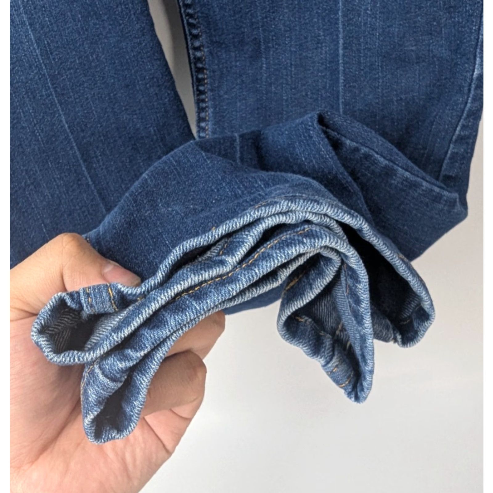 Levi's VINTAGE Levi's 505 Jeans Woman 12 Blue Distressed Straight Low Rise 90s Retro USA Levi's 505 Womens Jeans Size 34" / US 12 / IT 48 - 5 Thumbnail