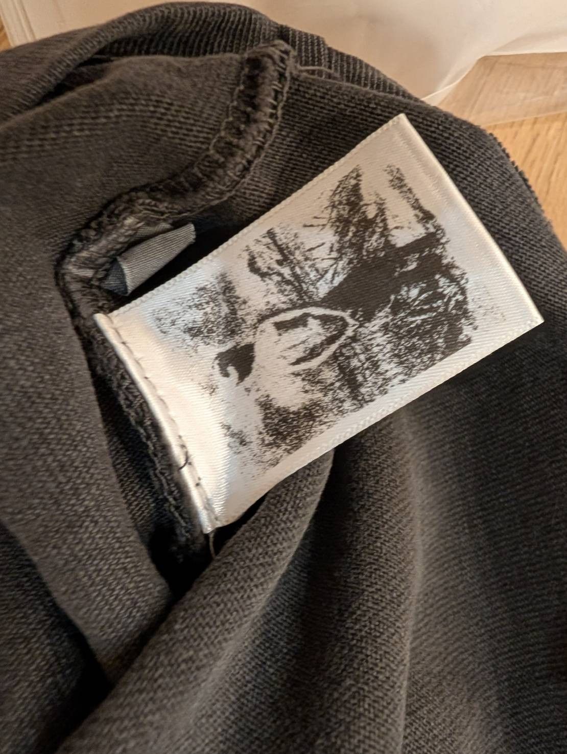 basketcase gallery Basketcase Gallery OLLIE Tee L Rare Graphic T-shirt USA Drop Size US L / EU 52-54 / 3 - 13 Thumbnail