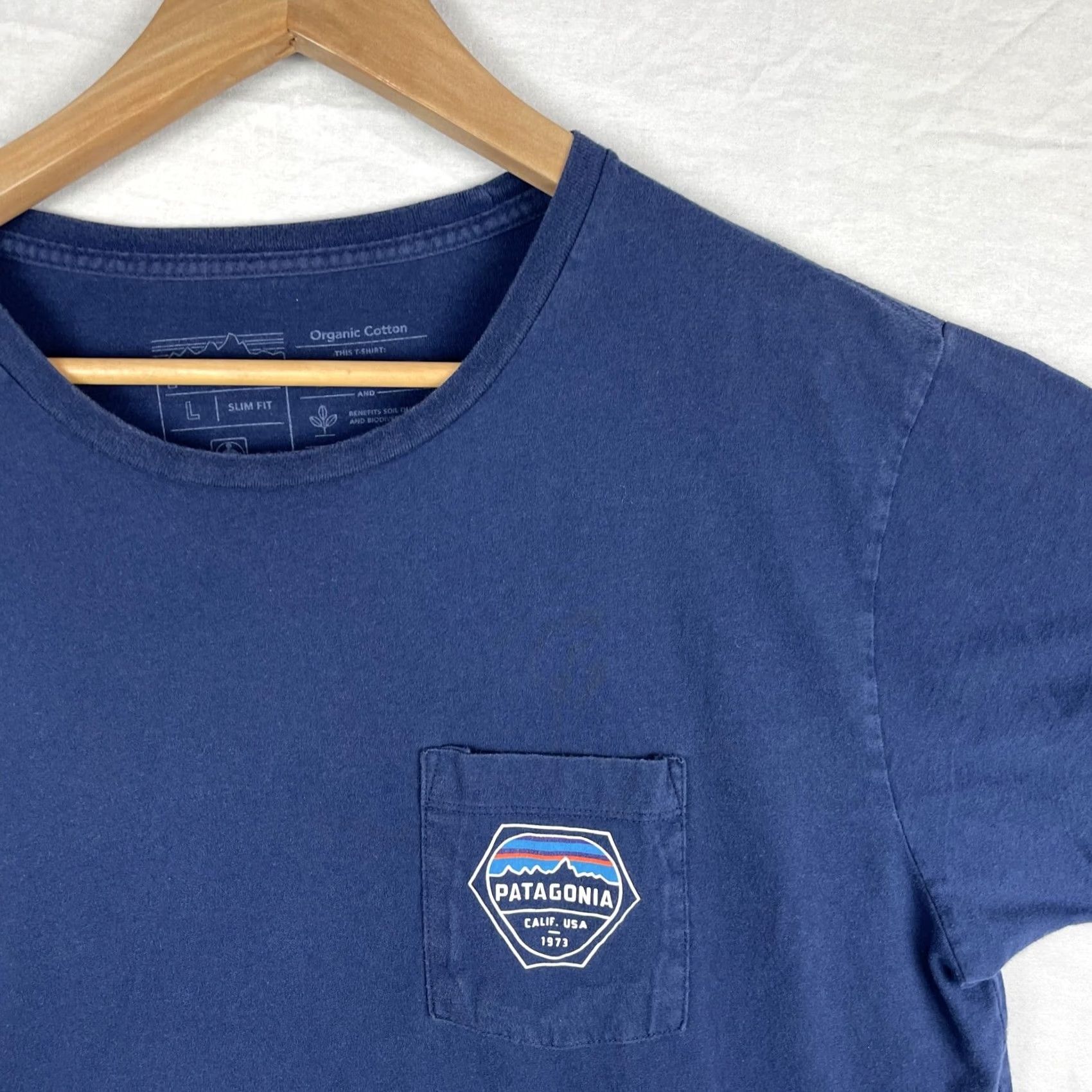Patagonia Patagonia Shirt Mens Large Navy Blue Organic Cotton Slim Fit Pocket Short Sleeve Shirtfront Pocket Logo Crew Neck T-Shirt Men Vintage? Size US L / EU 52-54 / 3 - 3 Thumbnail