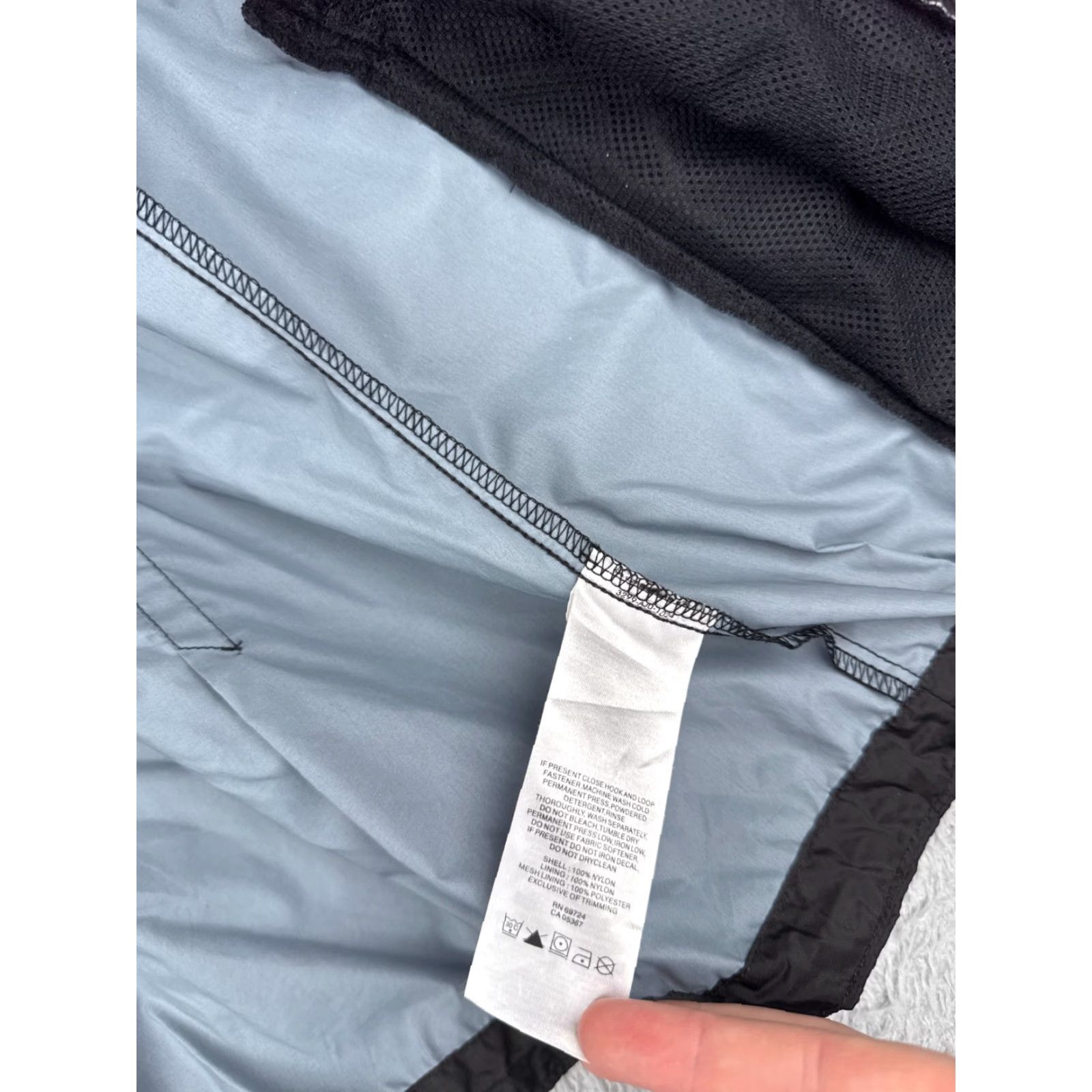 Vintage Columbia Jacket Women Medium Black Hooded Full Zip Windbreaker Nylon Shell Size M / US 6-8 / IT 42-44 - 4 Thumbnail