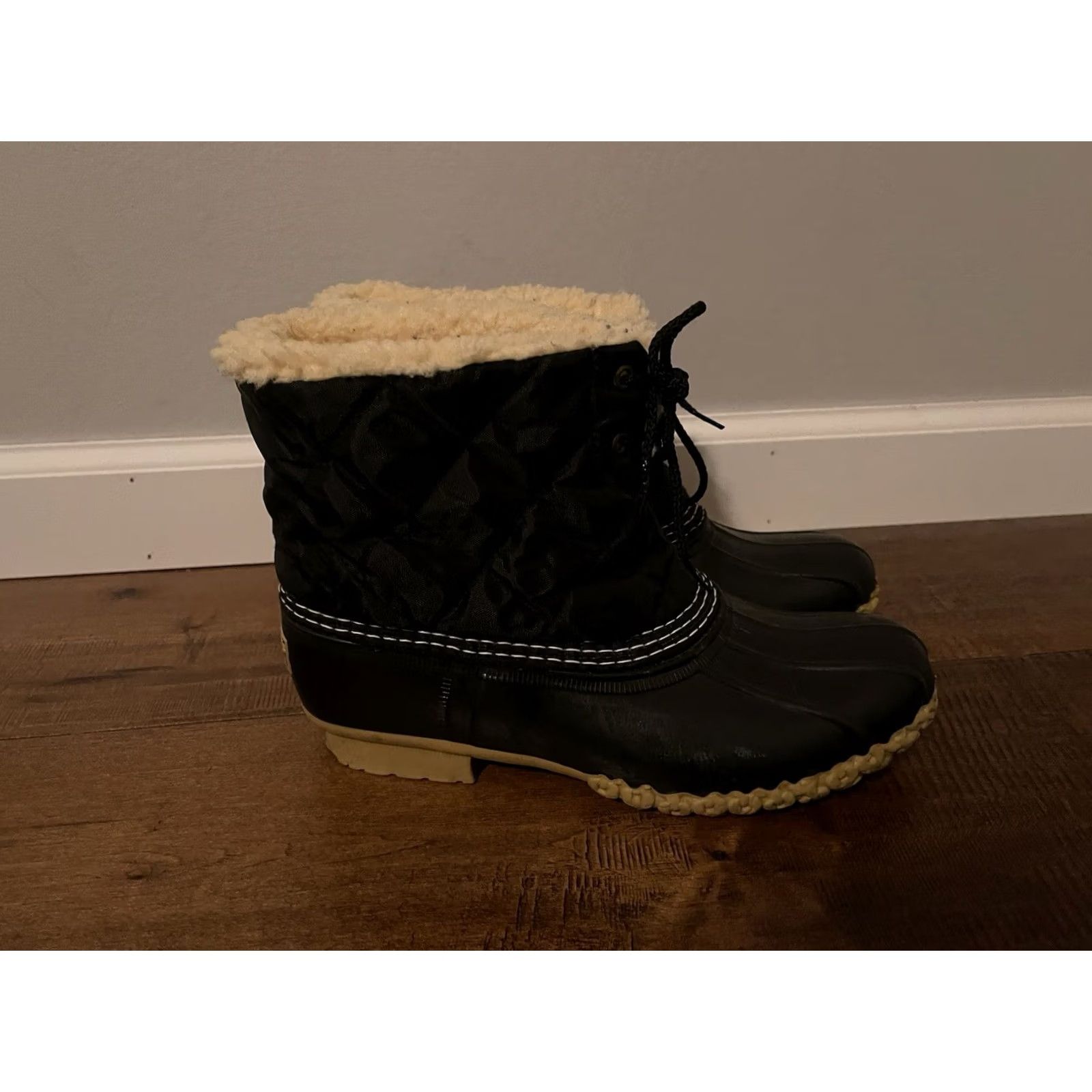 Vintage VINTAGE L.L. Bean Boots Made in Maine USA Black Shearling Lined Duck Women's 8M Boots Shoes Winter Rubber Lace Up Mid-Calf Womens Size US 8 / IT 38 - 2 Thumbnail