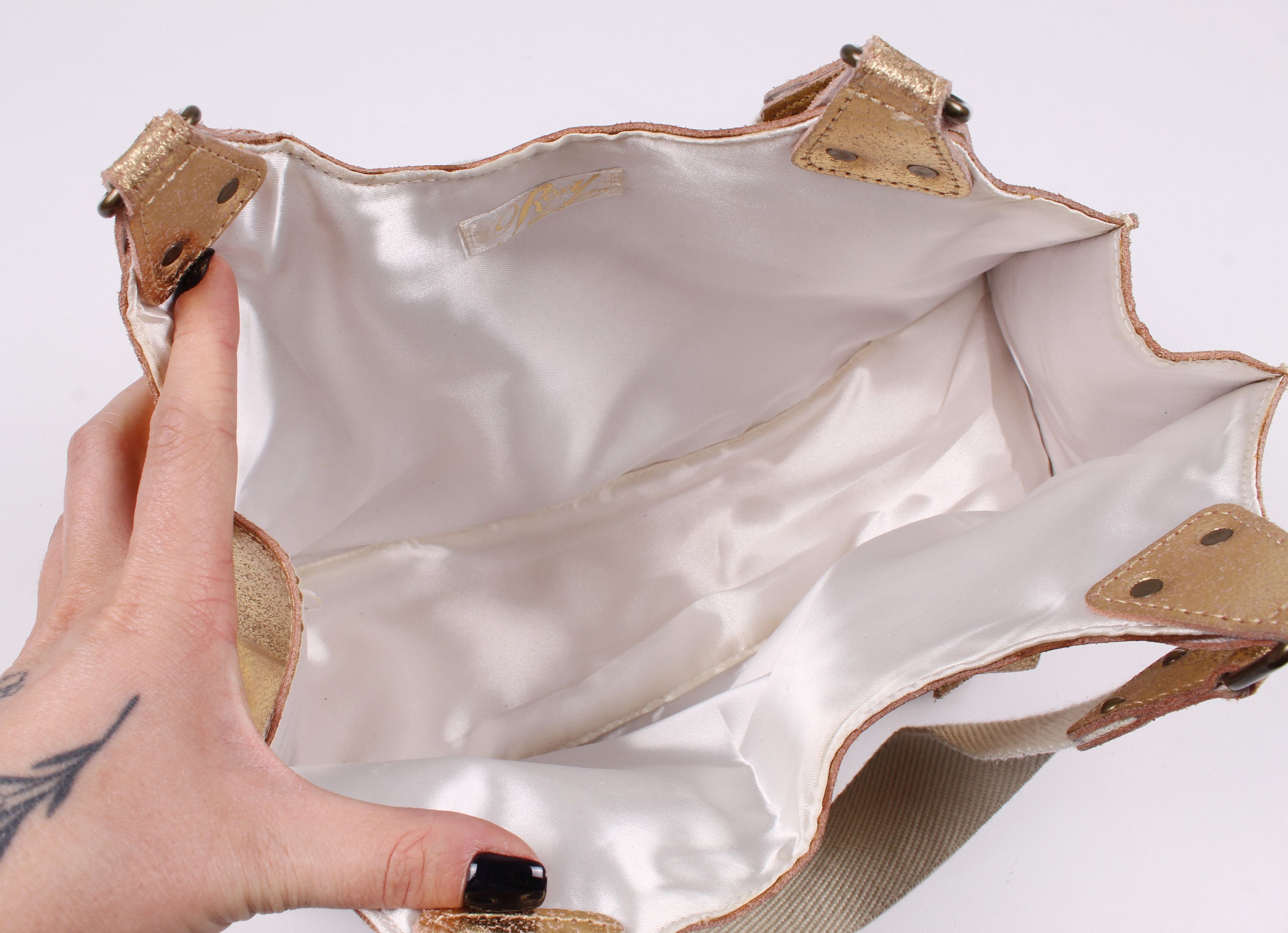 Vintage Vintage Y2K Roxy Gold Handle Bag Size ONE SIZE - 4 Thumbnail