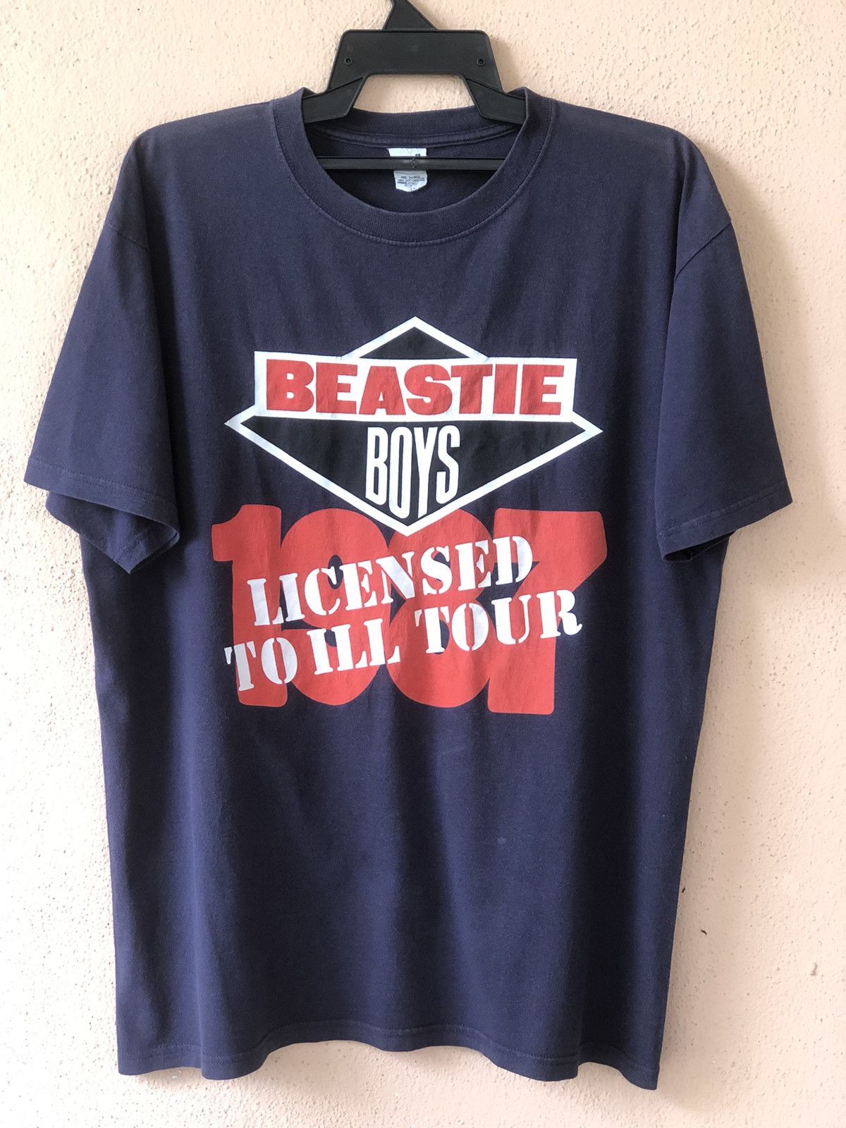 Band Tees Vintage BEASTIE BOYS Hip Hop Rap Tee Size US L / EU 52-54 / 3 - 1 Thumbnail