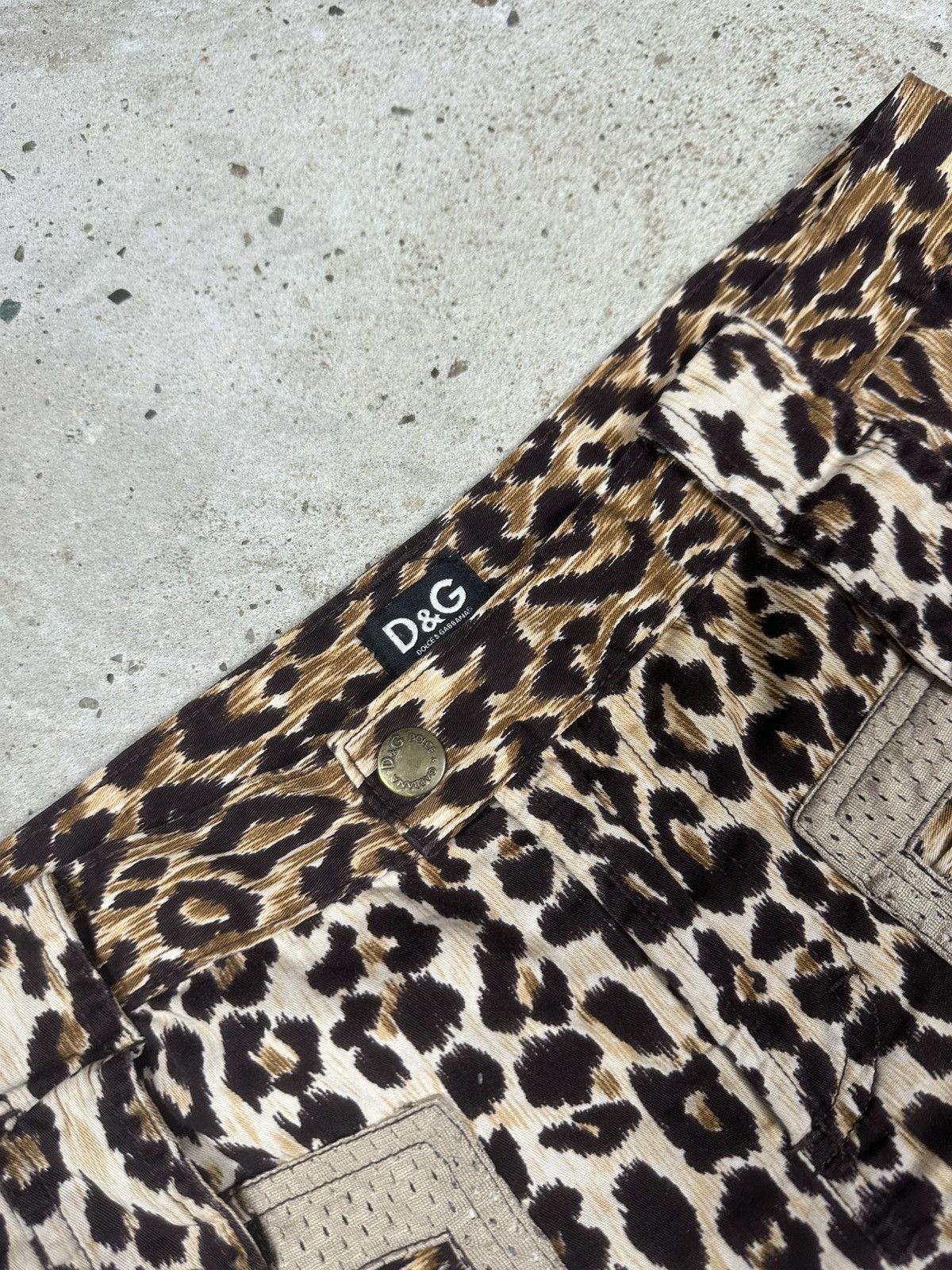 Dolce & Gabbana 2000s Dolce & Gabbana Leopard Print Baggy Cargo Pants Size 32" / US 10 / IT 46 - 10 Thumbnail