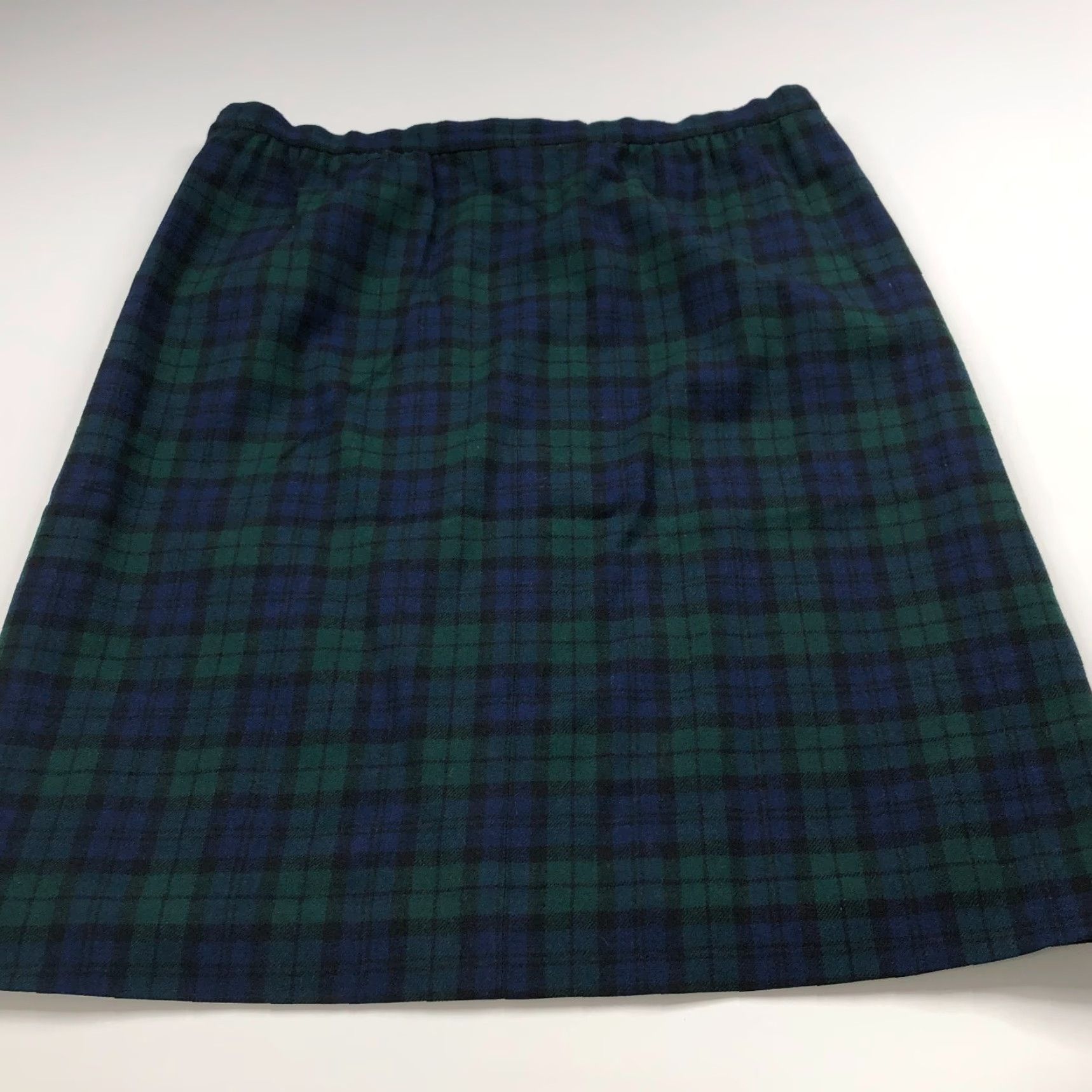 Pendleton VINTAGE Pendleton Skirt Green Plaid Midi Lined Pockets 36 Wool Above Knee 9.25 Adjustable? No, keep: "Fits 40In" Size 25" / US 0 / IT 36 - 4 Thumbnail