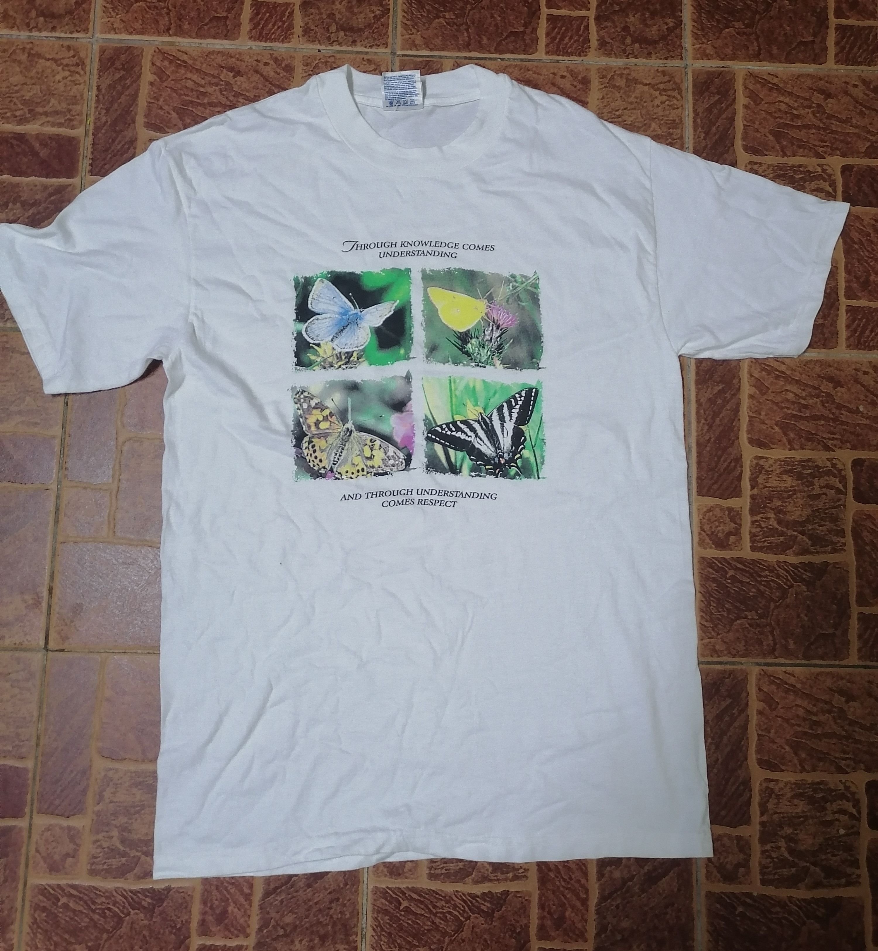 Vintage Vintage Butterfly Tshit Size US M / EU 48-50 / 2 - 1 Thumbnail