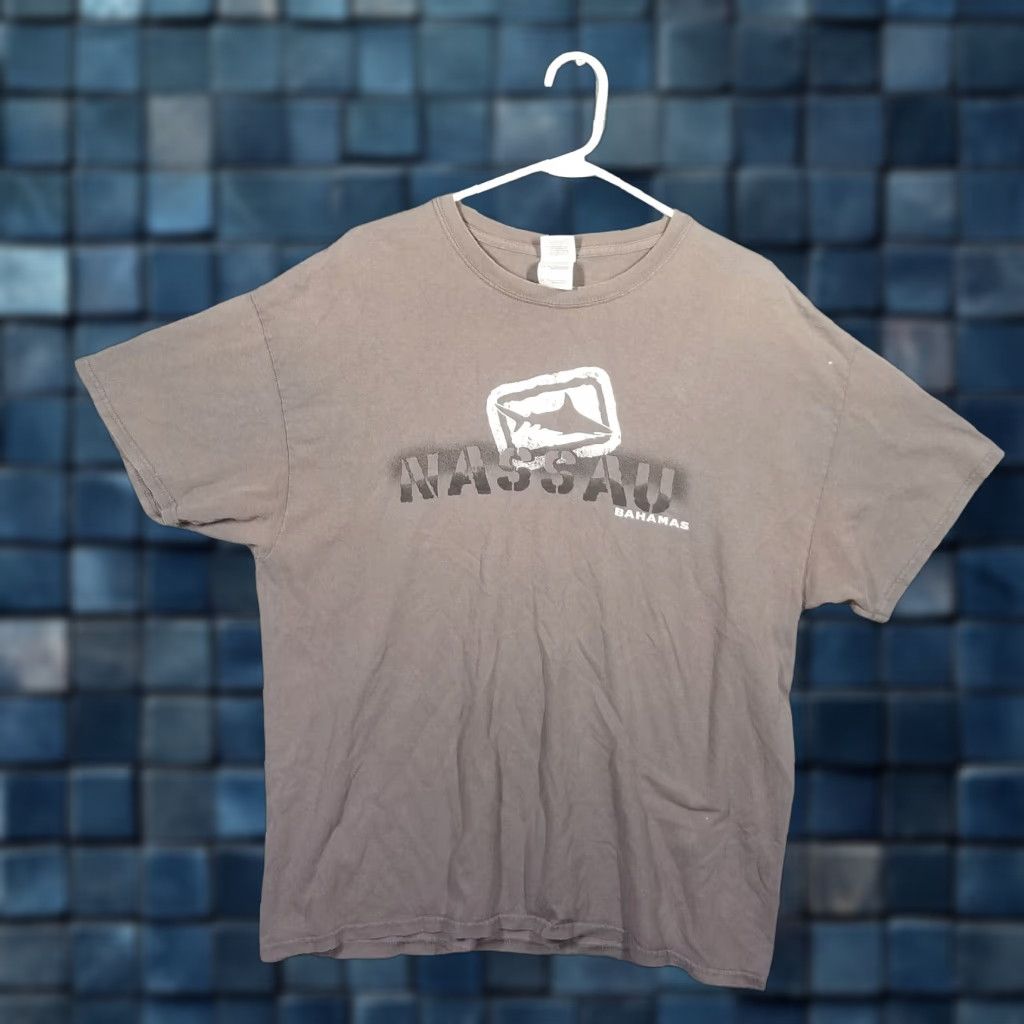Gildan VINTAGE Nassau Bahamas T-Shirt XL Gray 90s Beach Grunge Heavyweight Cotton Unisex Adults Size US XL / EU 56 / 4 - 1 Thumbnail