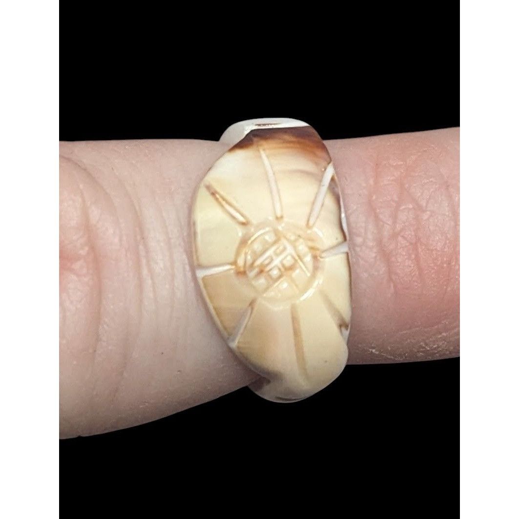 Other Vintage Carved Cream Shell Flower Ring Size 5 3/4 Size ONE SIZE - 3 Thumbnail