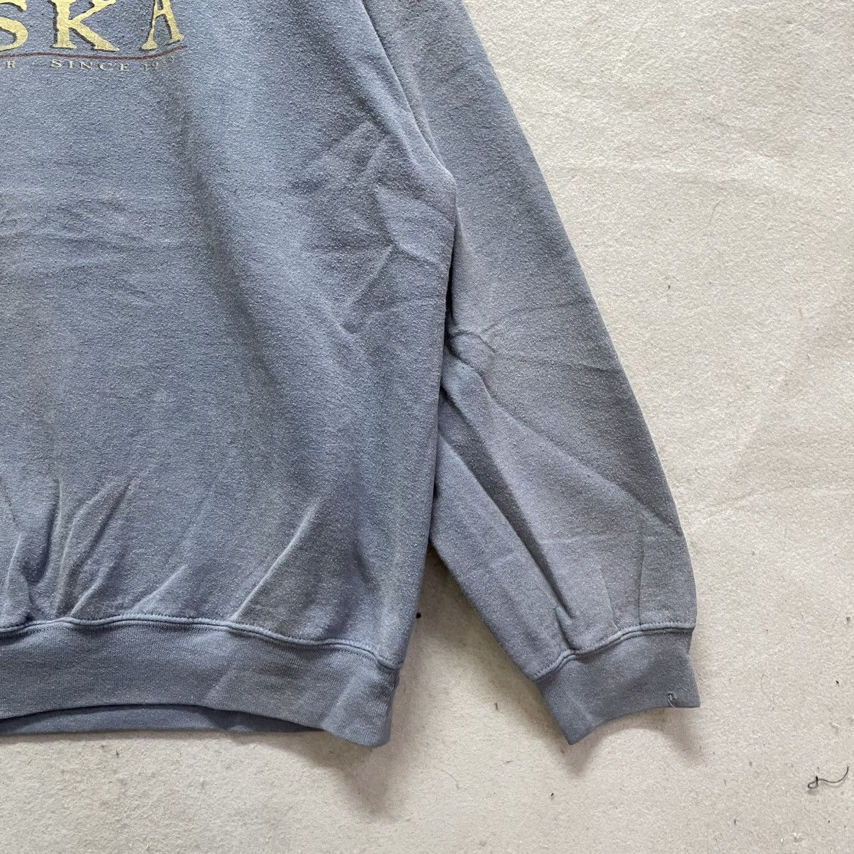 Gildan 2000s Alaska Graphic Crewneck Sweatshirt (Gildan Heavy Blend Size US XL / EU 56 / 4 - 4 Thumbnail