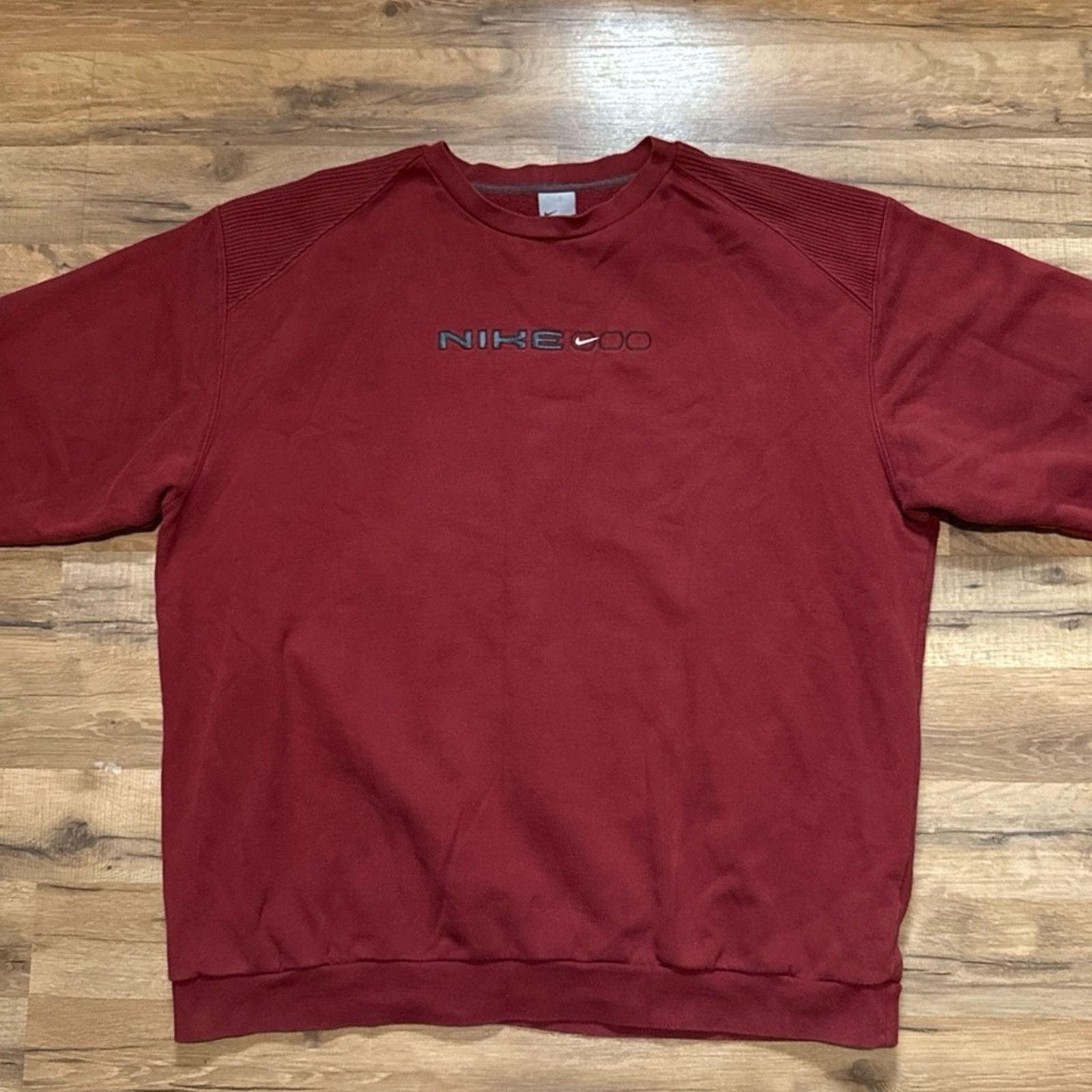 Nike 90s Nike Spell Out Burgundy Maroon Crewneck Sweatshirt Size US XXL / EU 58 / 5 - 2 Thumbnail