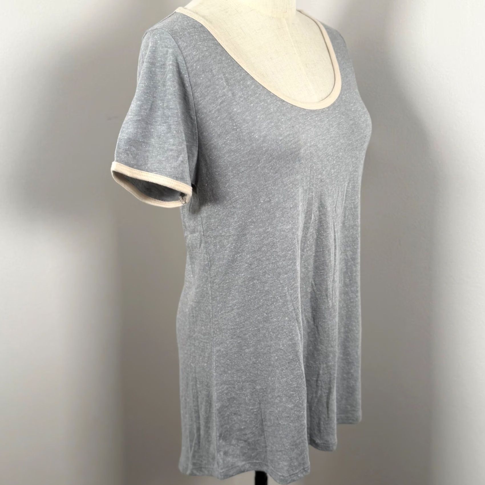 Vintage VINTAGE LuLaRoe Classic Tee Shirt XS Gray Cream Ringer Scoop Neck High-Low NWT Size ONE SIZE - 4 Thumbnail