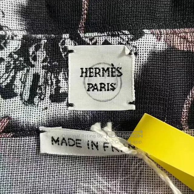 Hermes Hermès Black Floral Print Shirt. Size XS / US 0-2 / IT 36-38 - 4 Thumbnail
