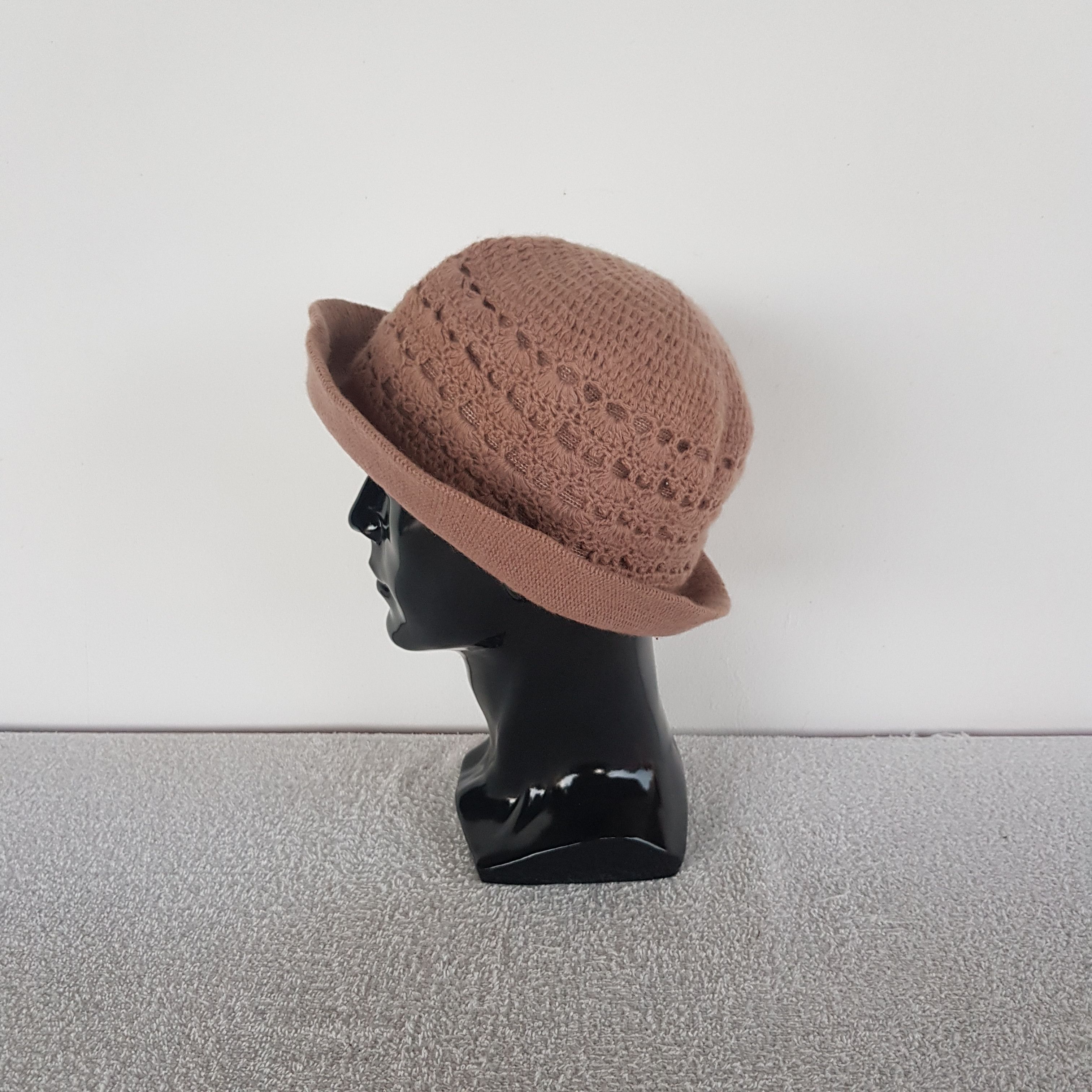Japanese Brand Vintage Rudolph Valentino Hats Crochet Beanie Snow Caps. Size ONE SIZE - 4 Thumbnail
