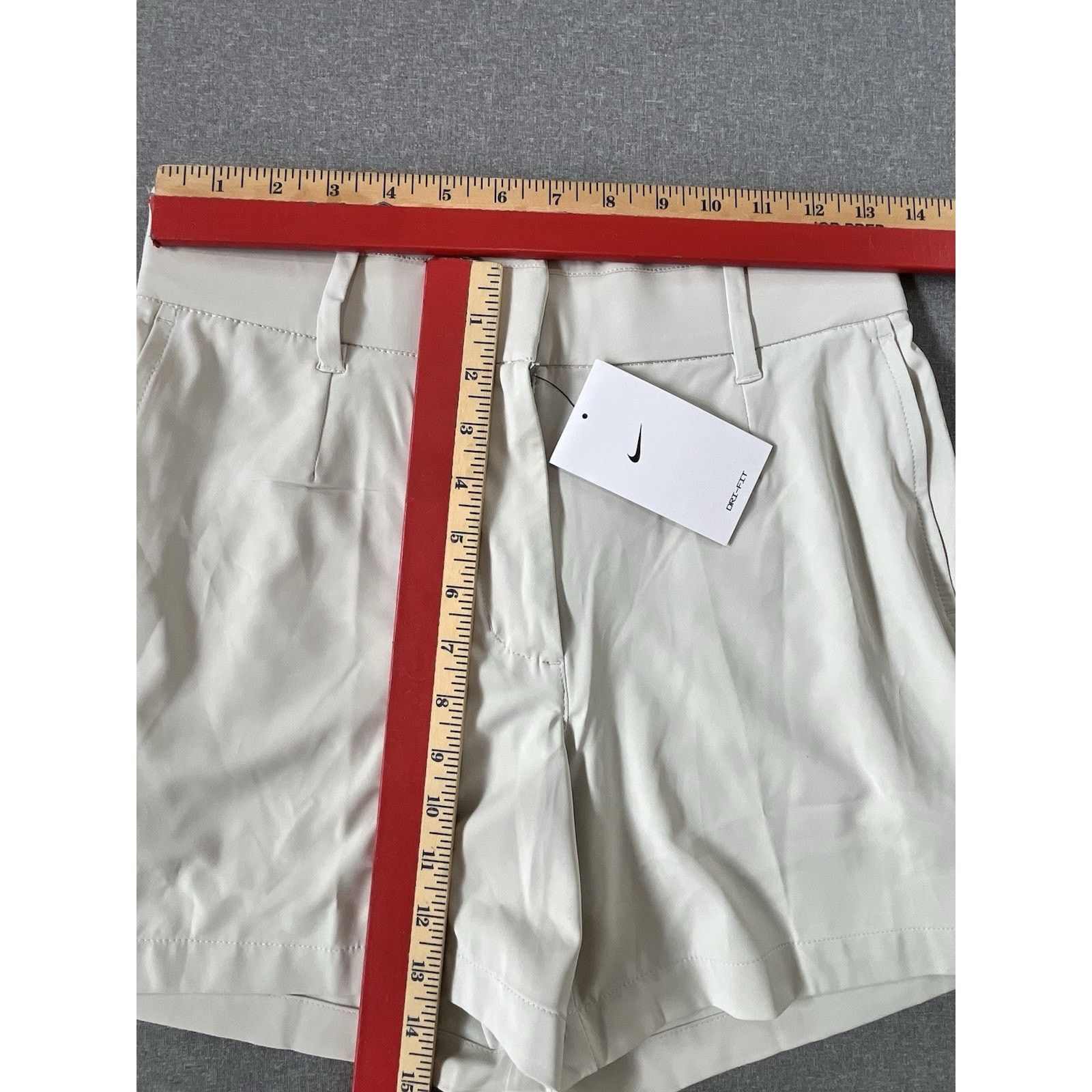 Nike NWT! Nike Dri Fit Women’s Golf Shorts Size S Brown Cream Size 25" / US 0 / IT 36 - 3 Thumbnail