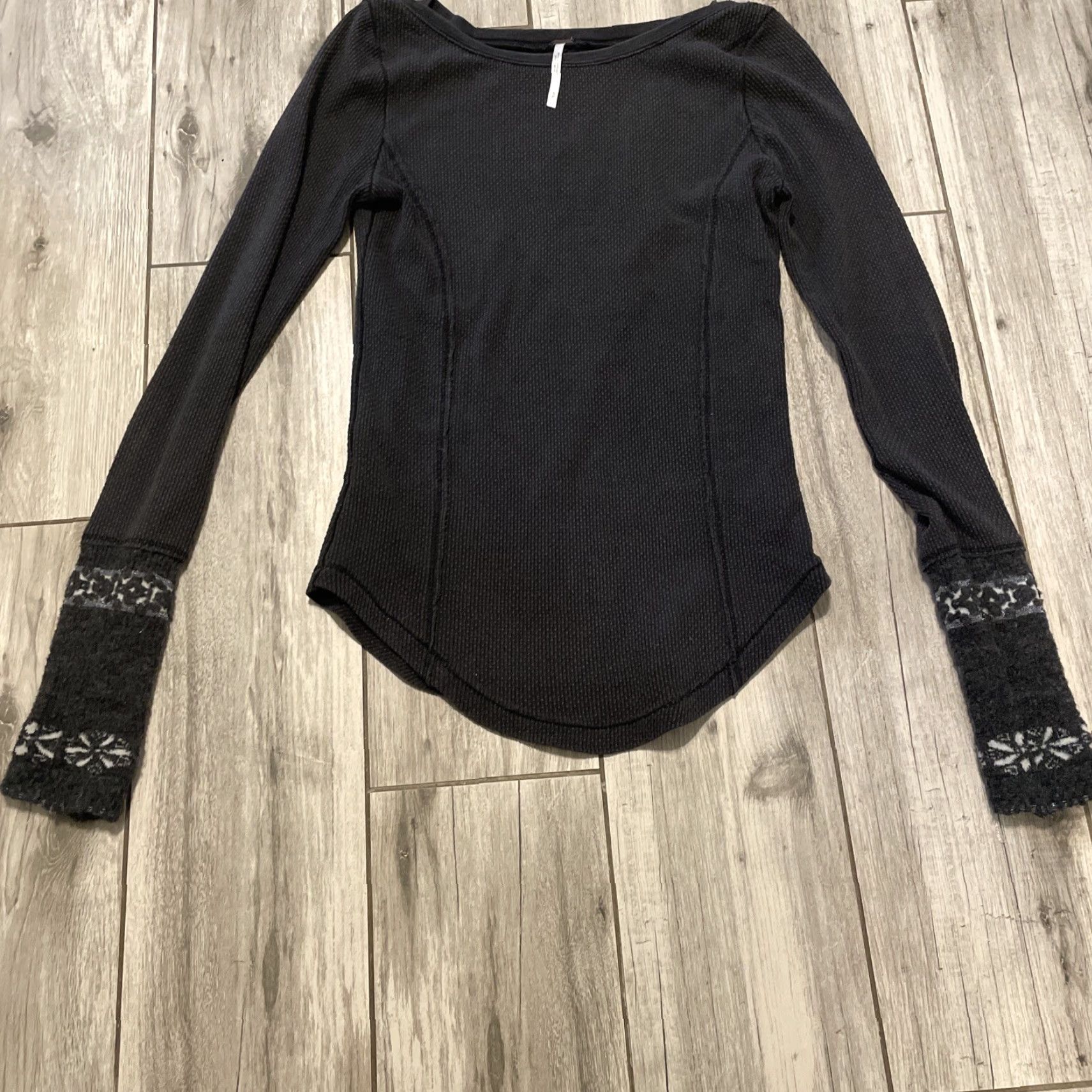 Free People Free People Thermal Waffle Weave Top Black Knit Contrast Cuffs Women S T-Shirt Short Description: Pre-owned Boho Ladies Size S Size S / US 4 / IT 40 - 3 Thumbnail