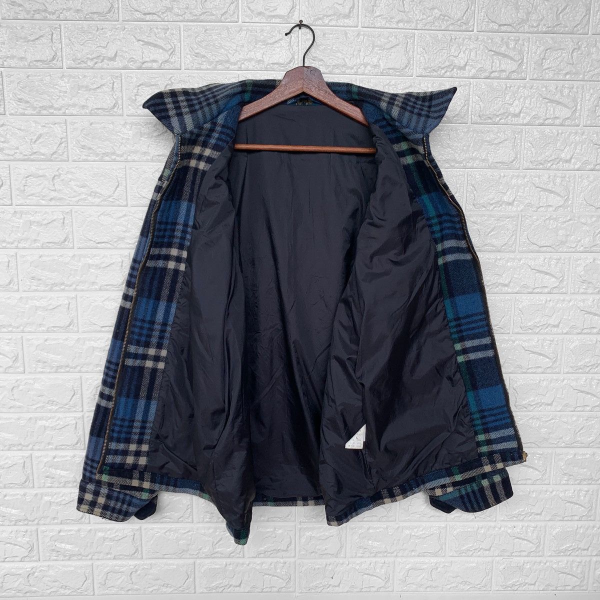 Vintage Vintage Oshkosh Wool Plaid Zipper Jacket Size US L / EU 52-54 / 3 - 4 Thumbnail