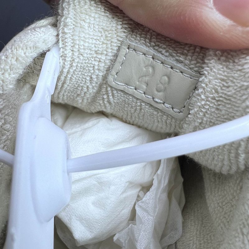 Gucci Gucci Kids Beige Round-Toe Low-Top Sneakers - Size US 11 / EU 44 - 5 Thumbnail