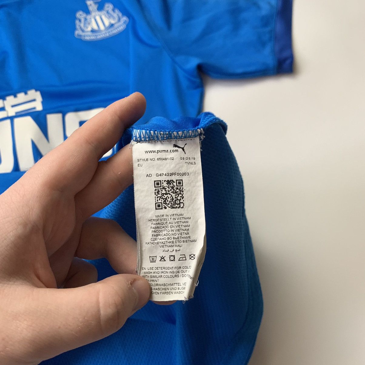 Puma Puma NewCastle 2019/20 Training Shirt Jersey Soccer Size US L / EU 52-54 / 3 - 9 Thumbnail