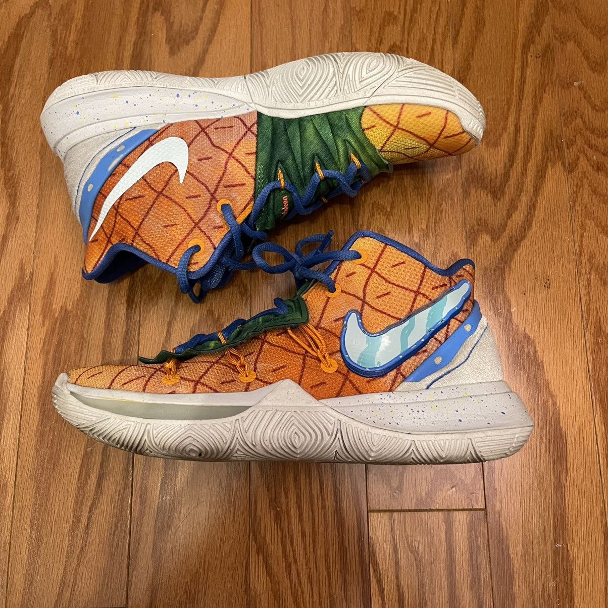 Nike Kyrie 5 SpongeBob Pineapple House Size US 7 / EU 40 - 2 Thumbnail