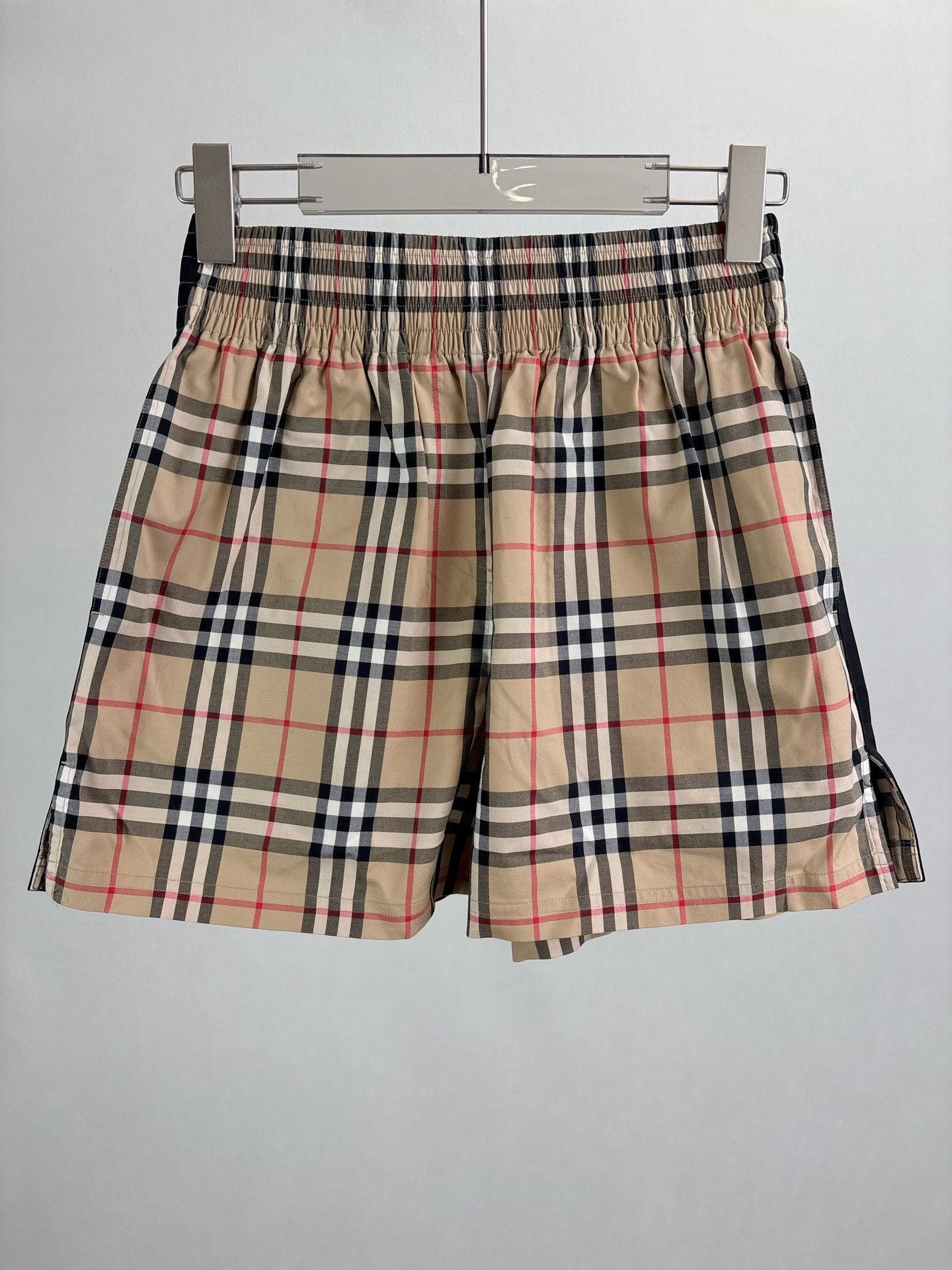 Burberry Burberry Check Shorts Size 24" / US 00 / IT 34 - 1 Thumbnail