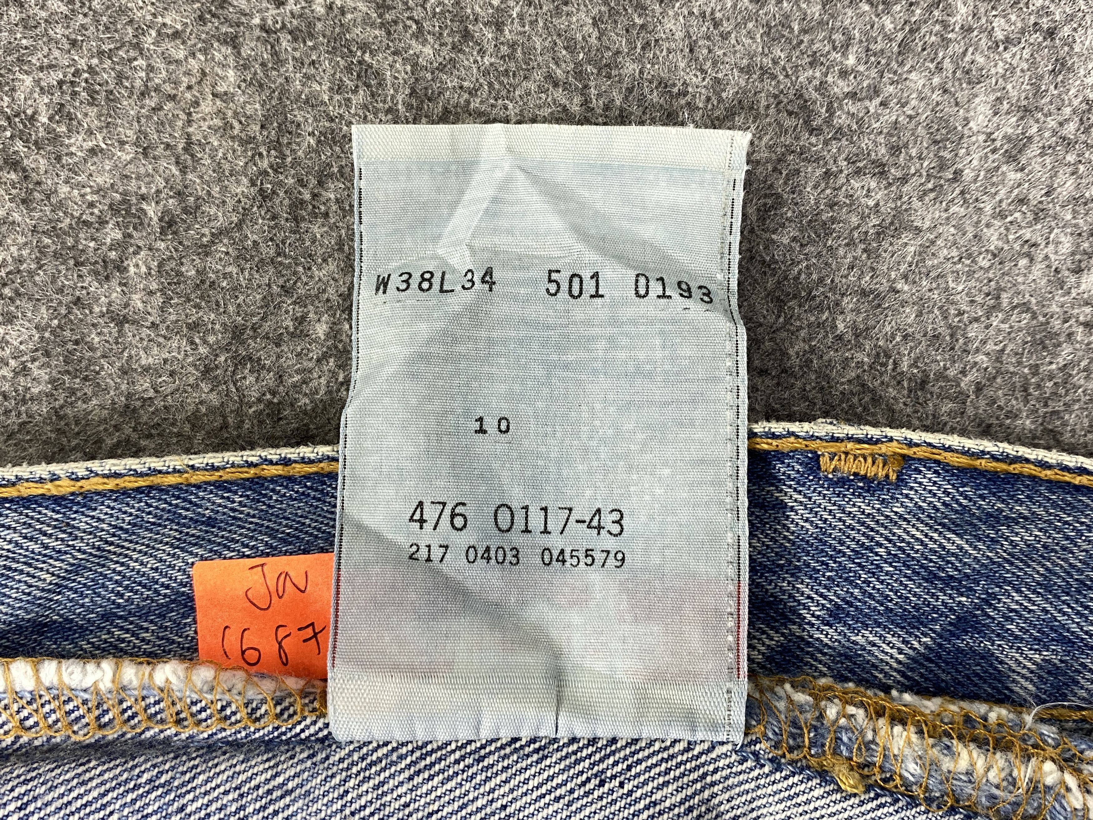 Levi's Blue Vintage Levi's 501 Jeans 37x34 Denim -JN1687 Size US 37 - 9 Thumbnail