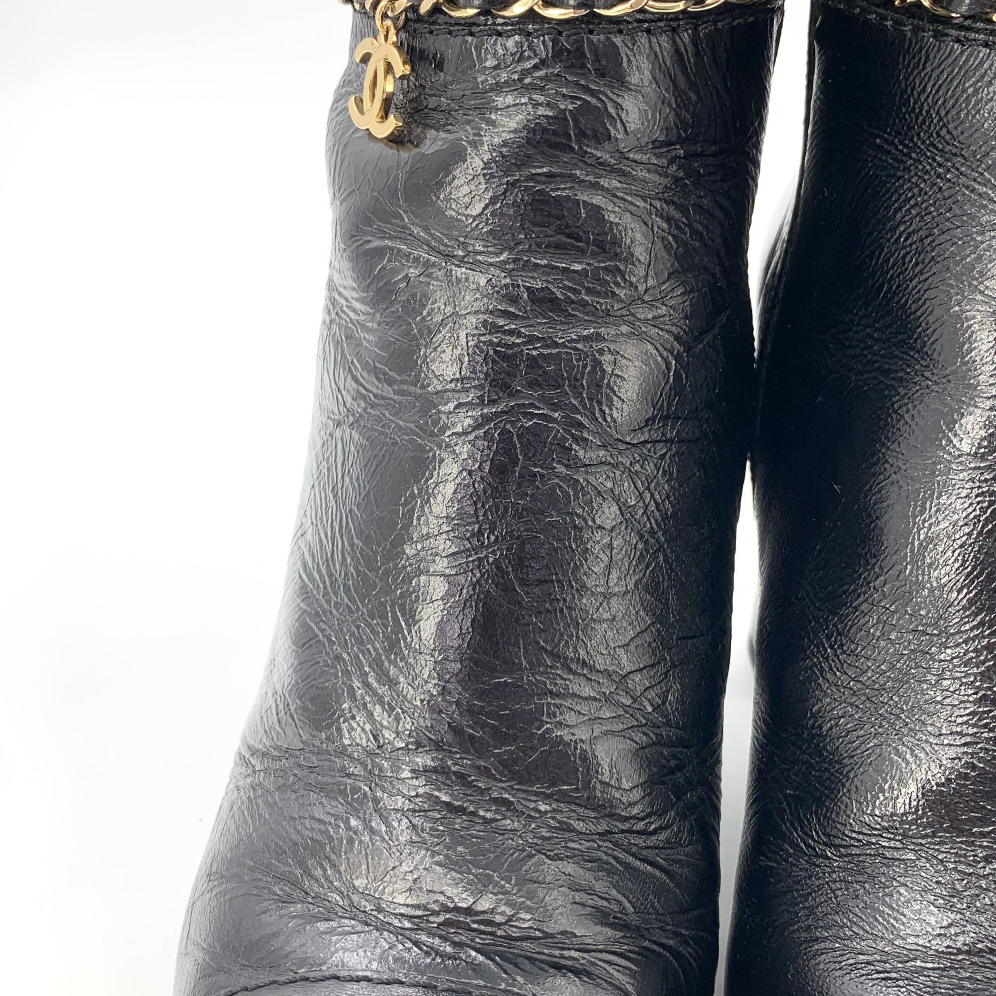 Chanel Chanel Black Leather Ankle Boots With Gold Chain & CC Charm Size US 5 / IT 35 - 6 Thumbnail