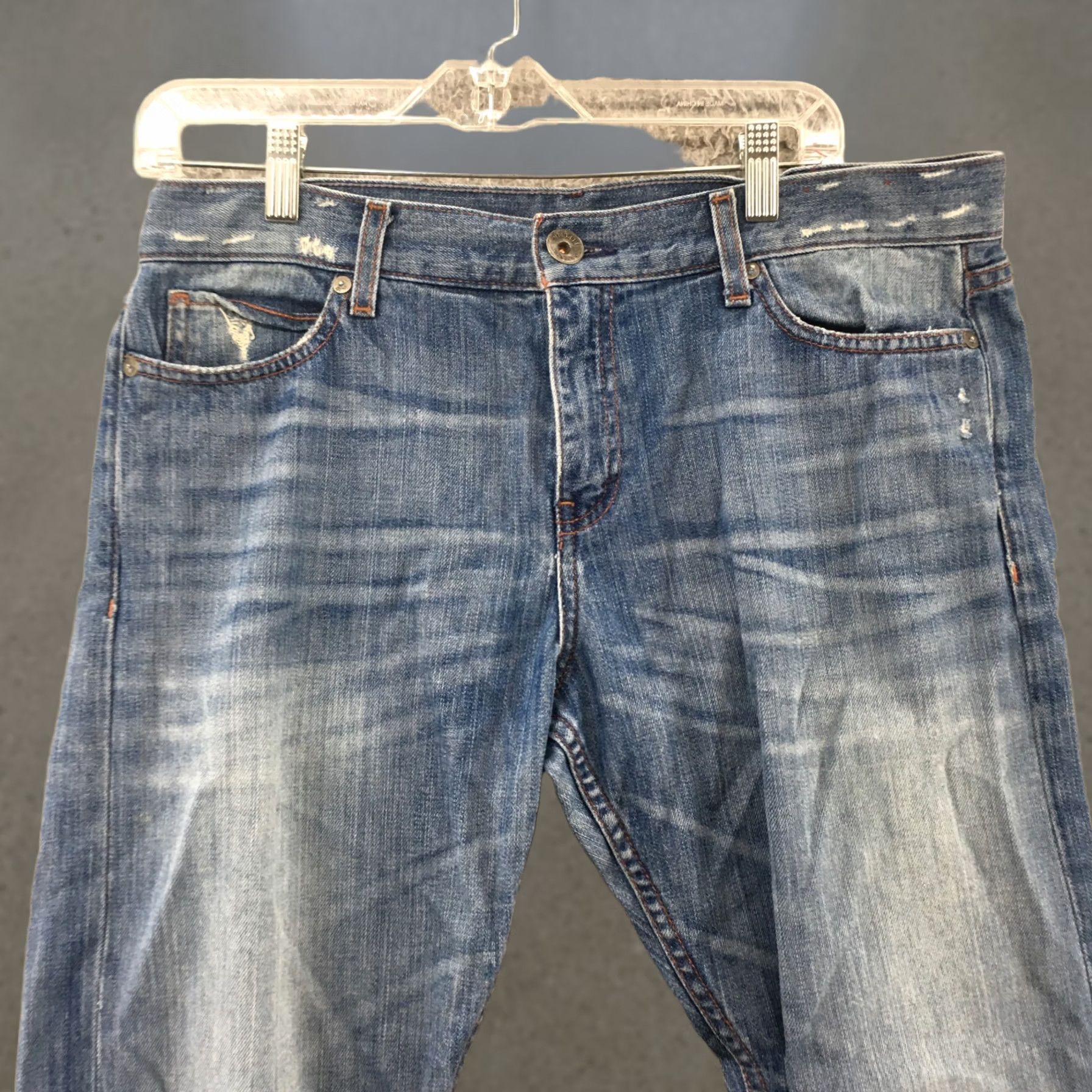 Banana Republic Banana Republic Jeans Mens 30 Blue Light Wash Denim Mid Rise Zip Straight Leg 5-Pocket Regular Cotton Denim Jeans Mens Boys? Size US 30 / EU 46 - 1 Thumbnail