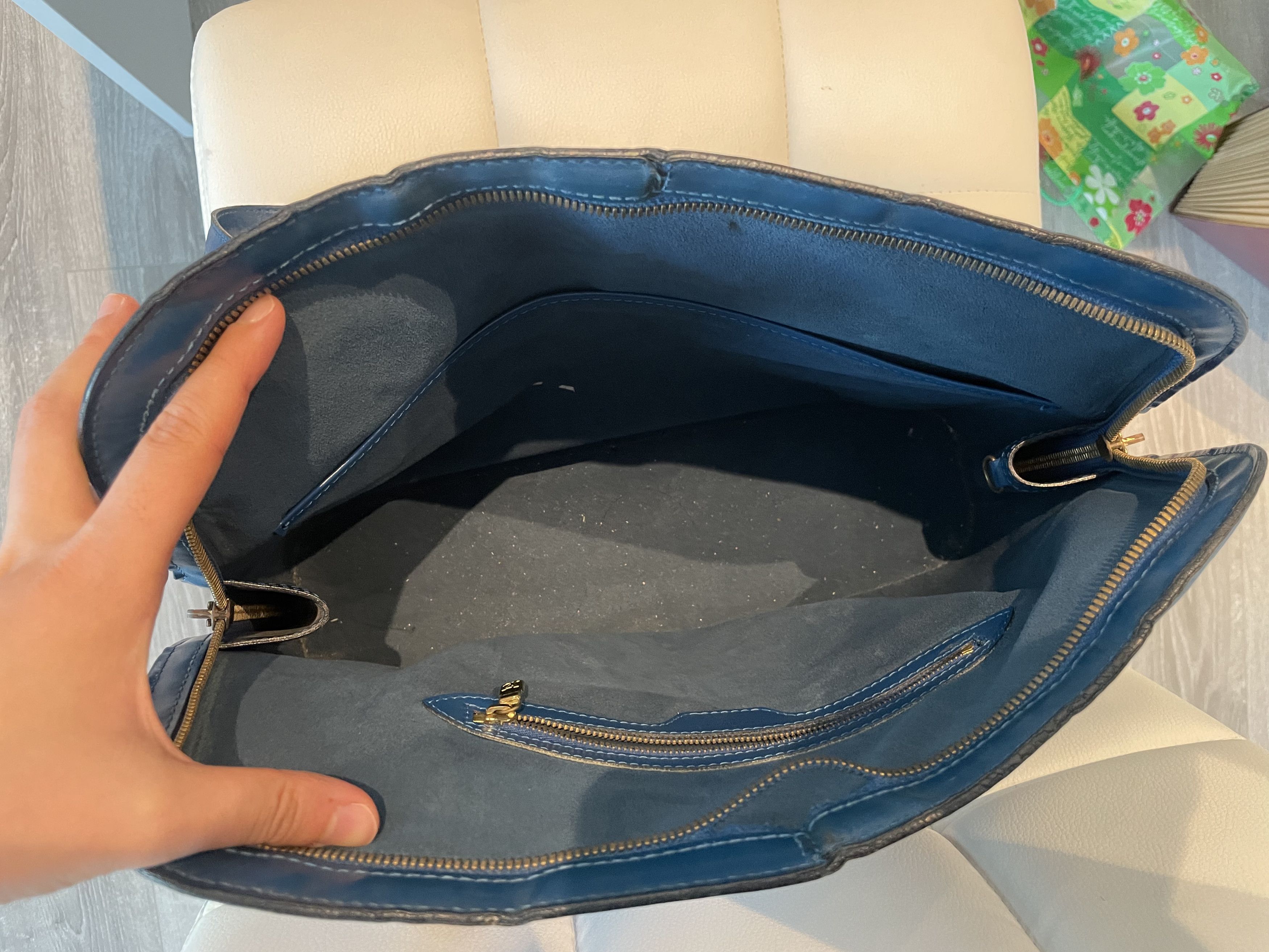 Louis Vuitton Louis Vuitton vintage alma epi purse Size ONE SIZE - 4 Thumbnail