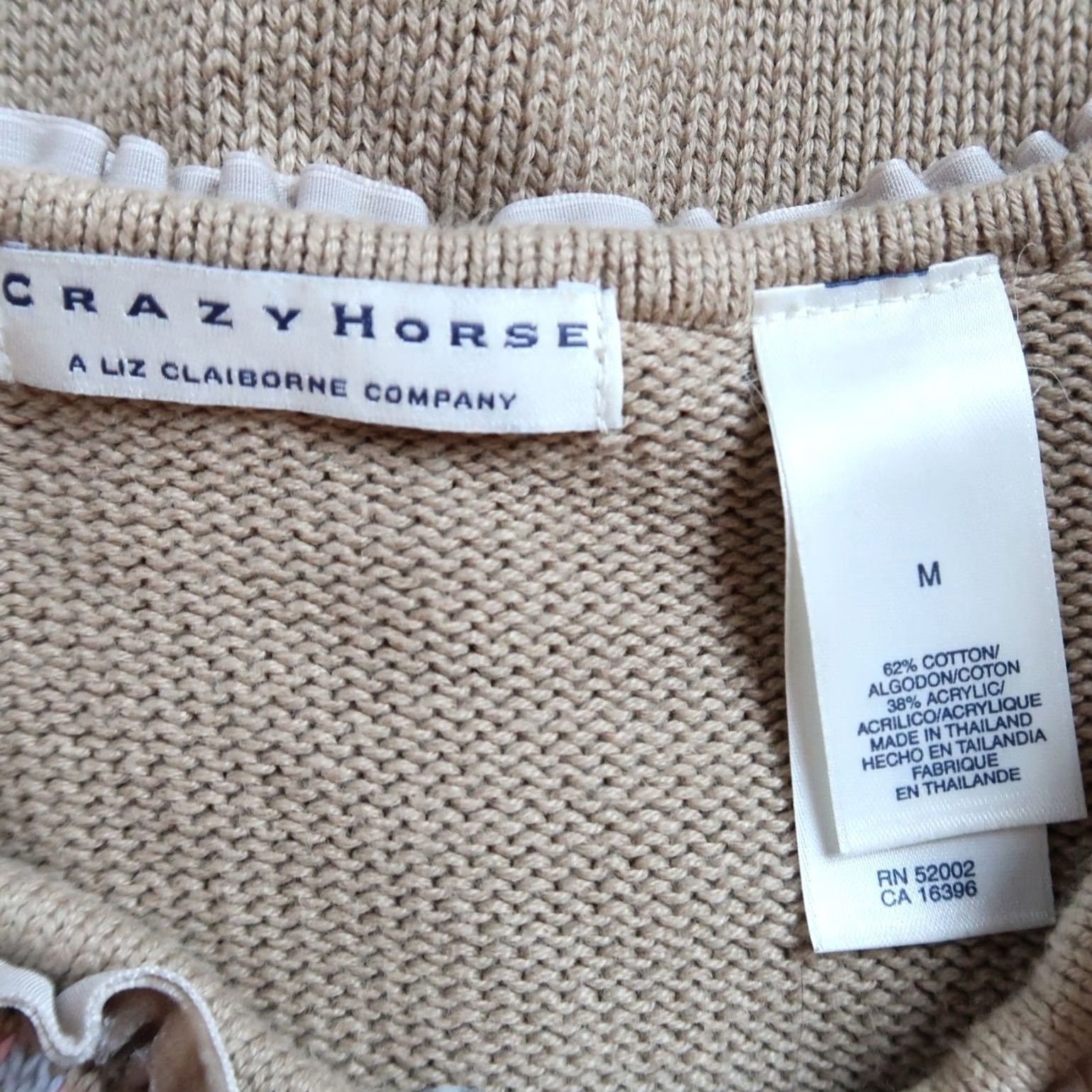 Liz Claiborne VINTAGE 90s Liz Claiborne Cardigan Sweater Fair Isle Geometric Tan M Women Long Sleeve Knit oversized? Size M / US 6-8 / IT 42-44 - 5 Thumbnail