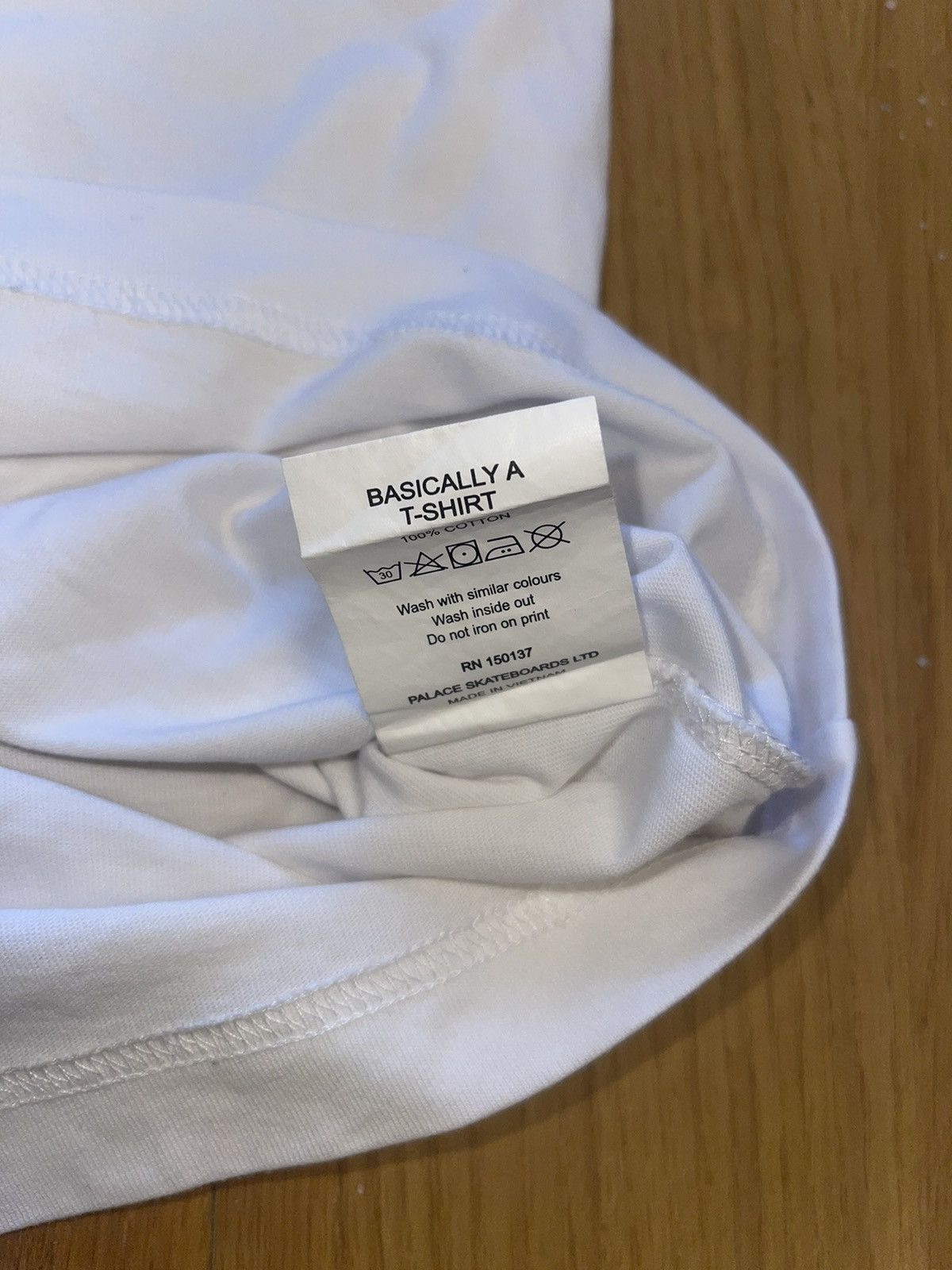 Palace Palace ‘Basically a T-Shirt’ Size US L / EU 52-54 / 3 - 5 Thumbnail