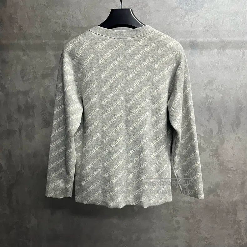 Balenciaga Balenciaga Gray Letter Full Print V-Neck Single-Breasted L Size US S / EU 44-46 / 1 - 5 Thumbnail