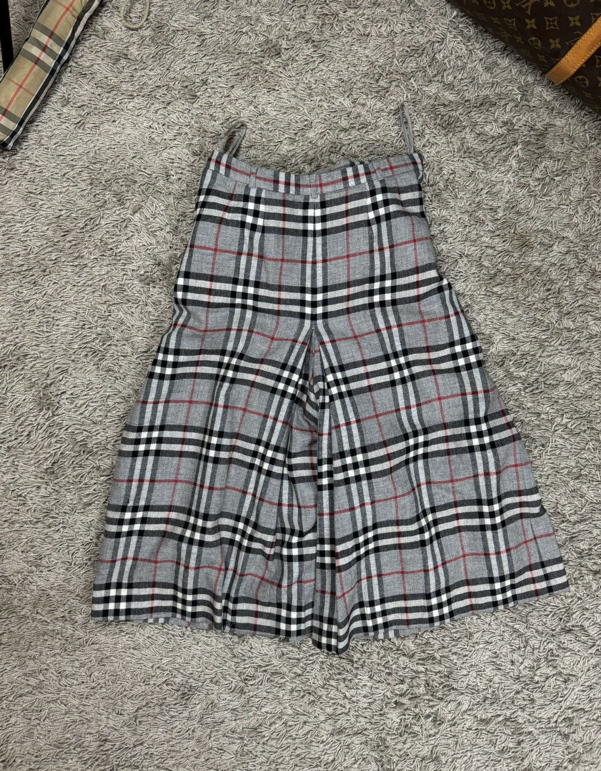 Burberry × Vintage Vintage wool skirt shorts Burberry Nova Check 90s original Size 30" / US 8 / IT 44 - 1 Thumbnail
