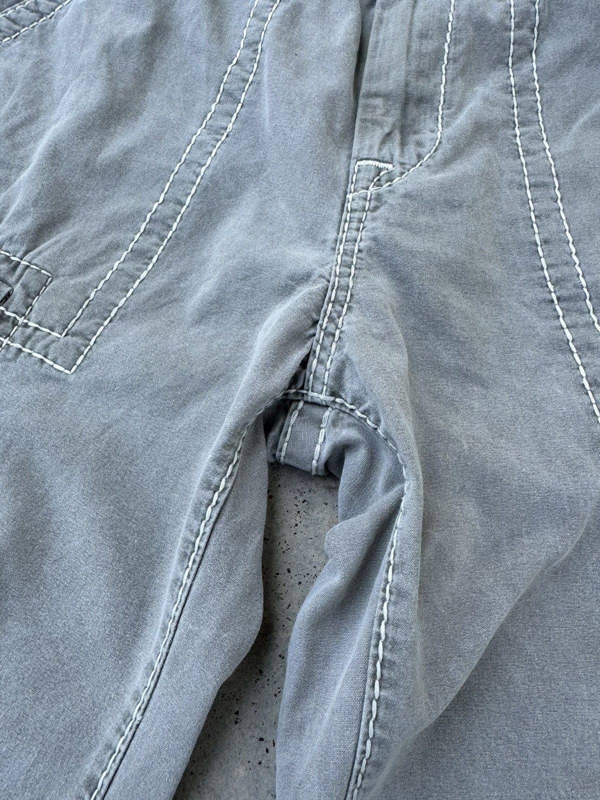 True Religion 2000s True Religion Multipocket y2k Cargos Short Size US 31 - 8 Thumbnail