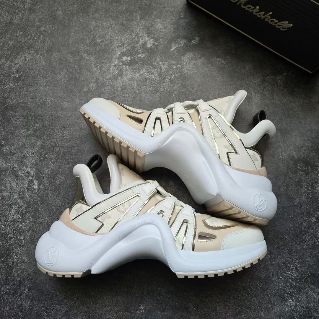 Louis Vuitton Louis Vuitton Lowtop Sneakers 41 Men Size US 8.5 / EU 41-42 - 1 Thumbnail