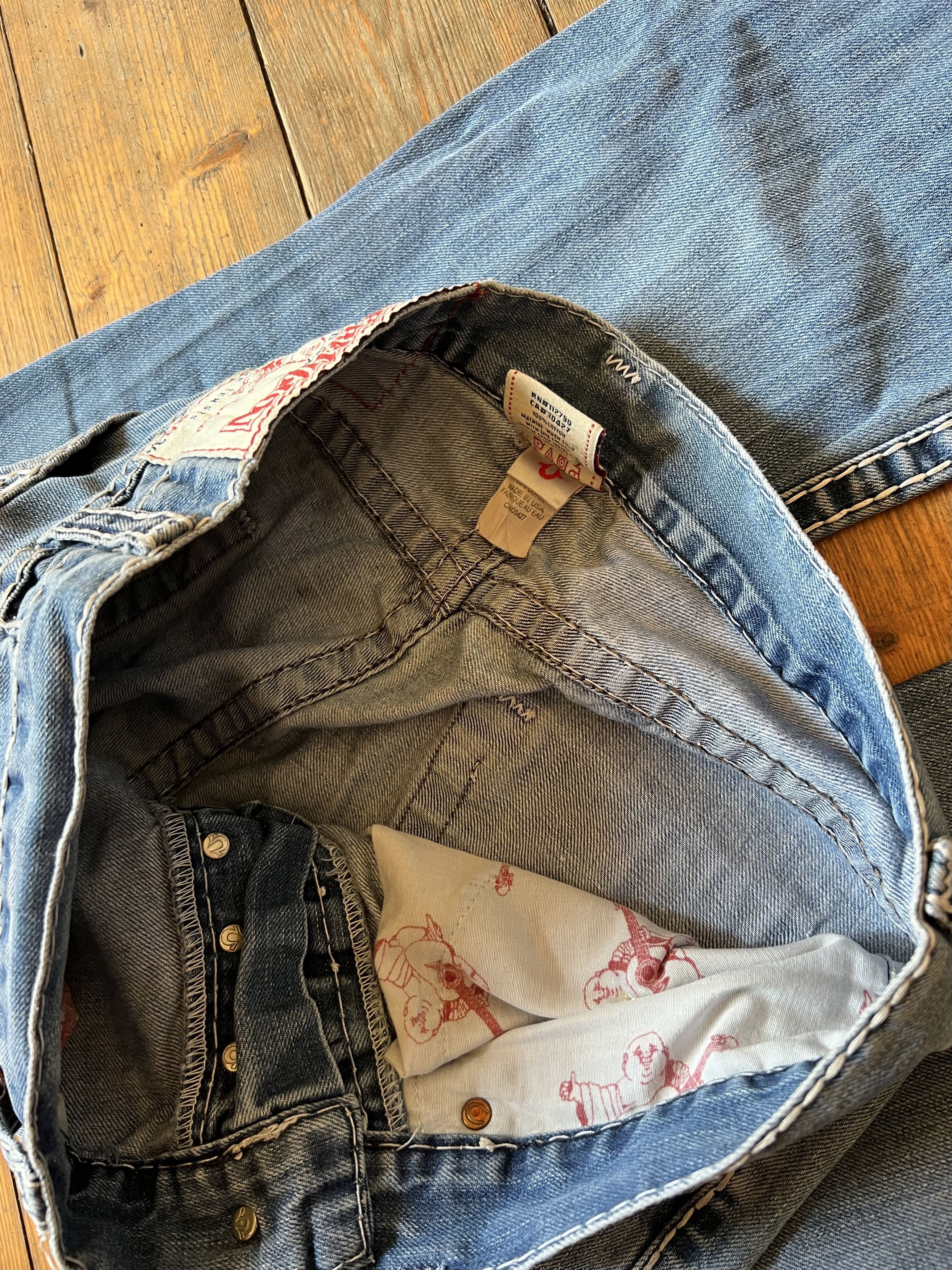 True Religion True Religion Made in USA Vintage Logan Super T Size US 34 / EU 50 - 10 Thumbnail
