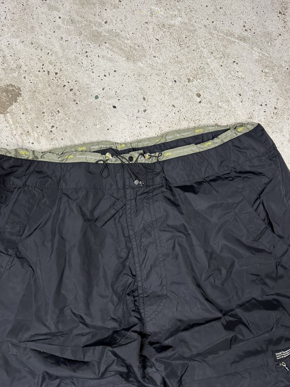 Diesel × Vintage Vintage 90s Diesel ParachutecH Black Track Pants Baggy Size US 34 / EU 50 - 8 Thumbnail