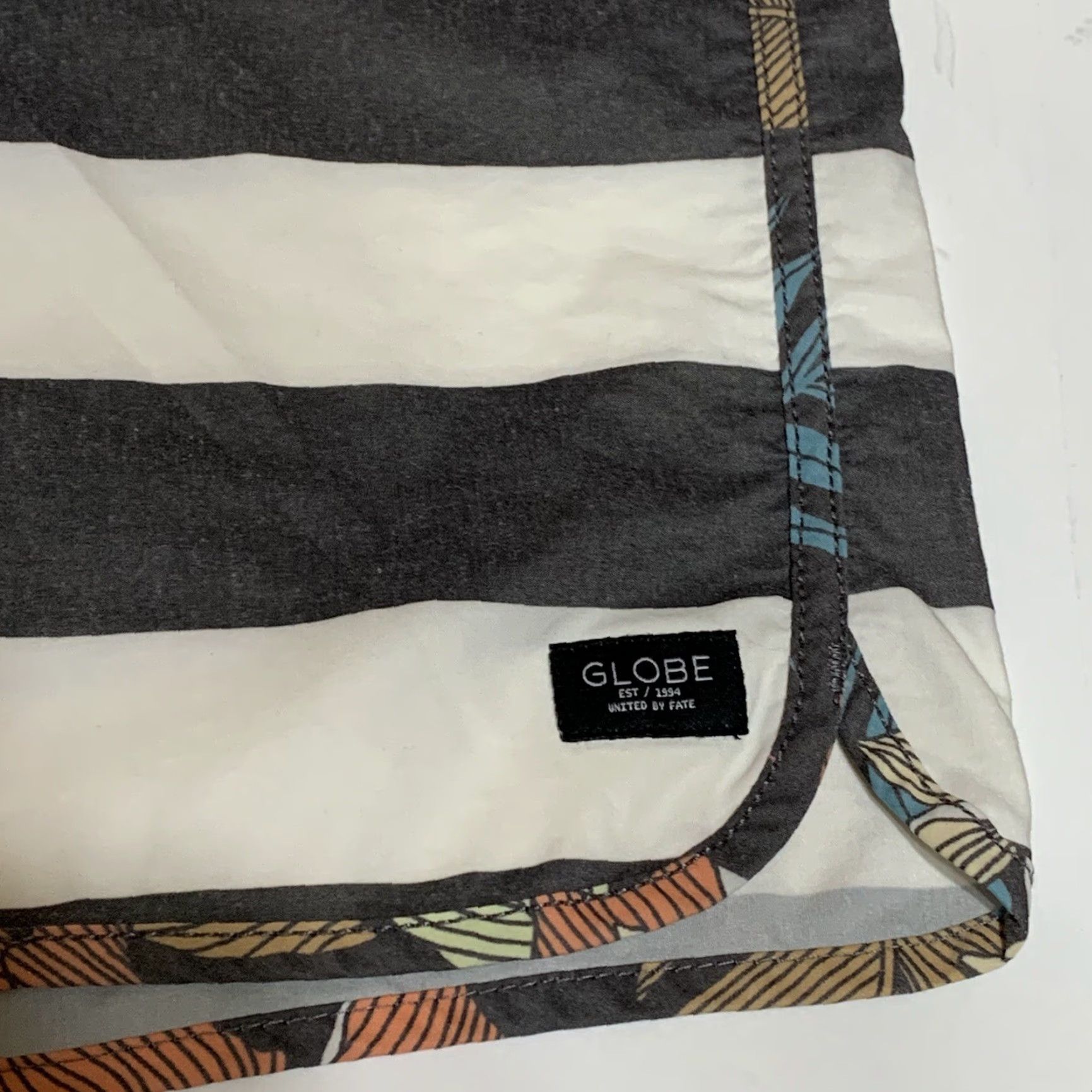 Globe Globe Striped Quick Dry Mens Boardshorts SZ 32 Multicolor Size US 32 / EU 48 - 6 Thumbnail